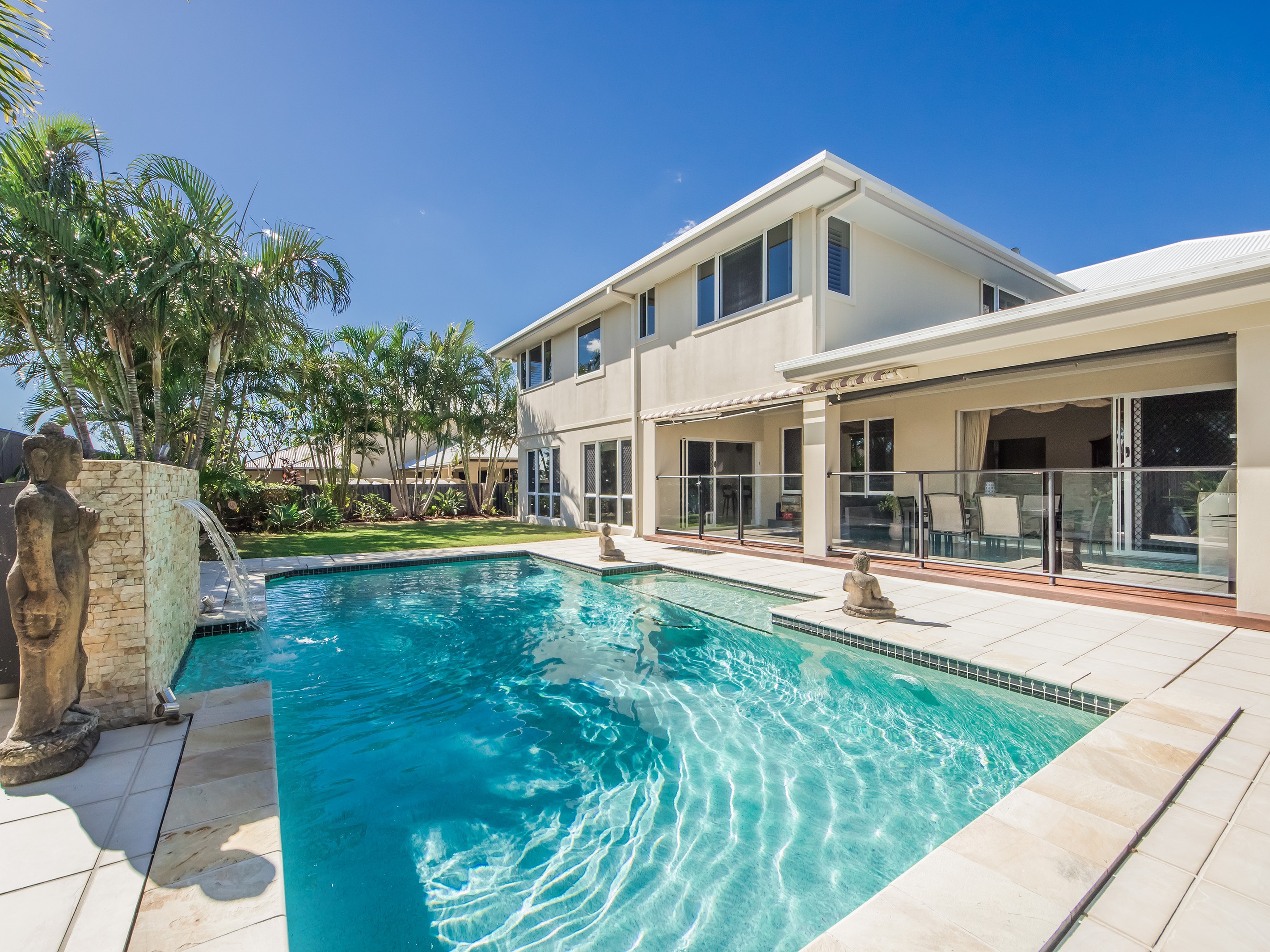 5 Zenith Crescent, Pacific Pines, QLD 4211