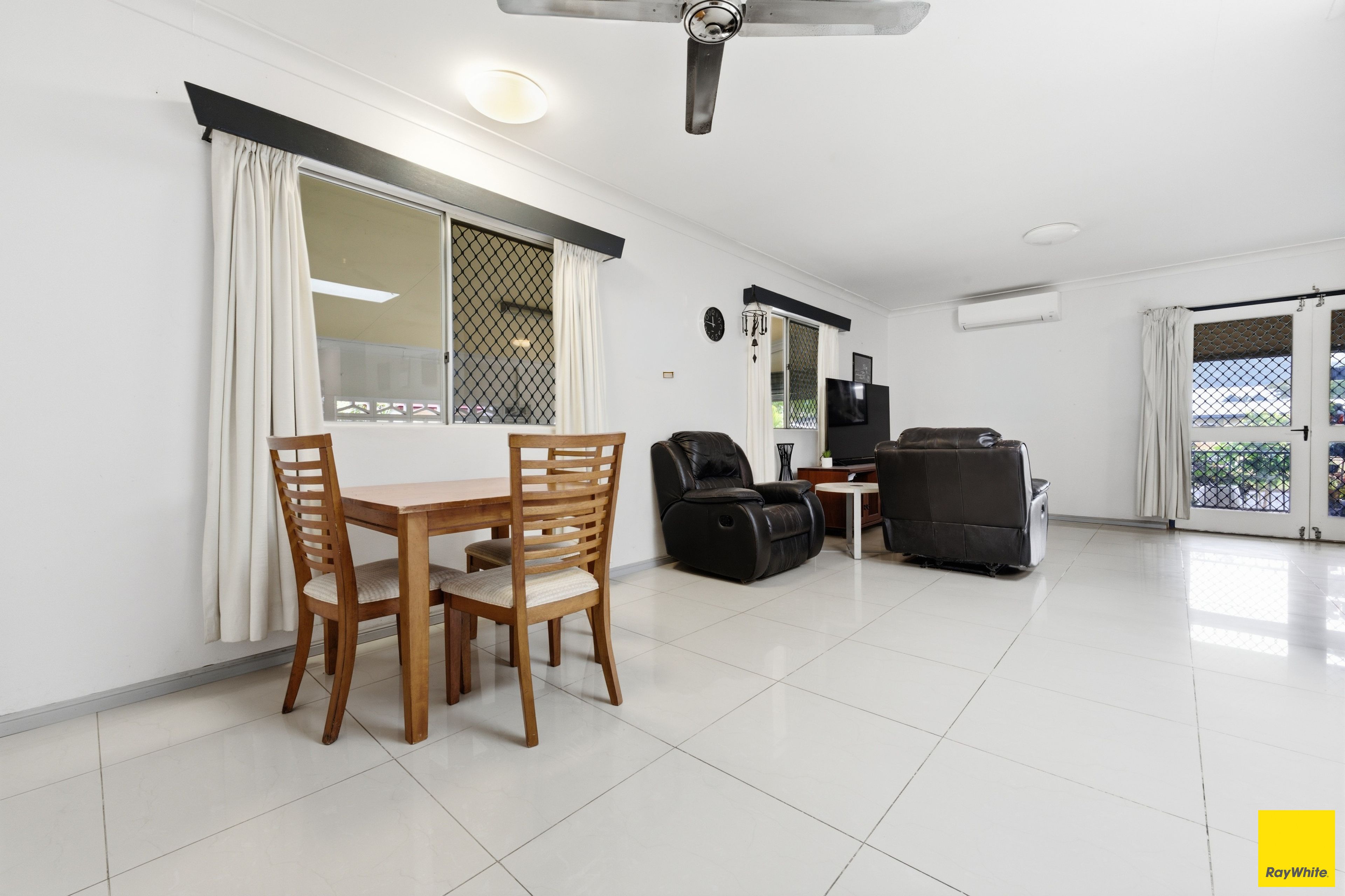 16 Melaleuca Street — photo 10 of 26