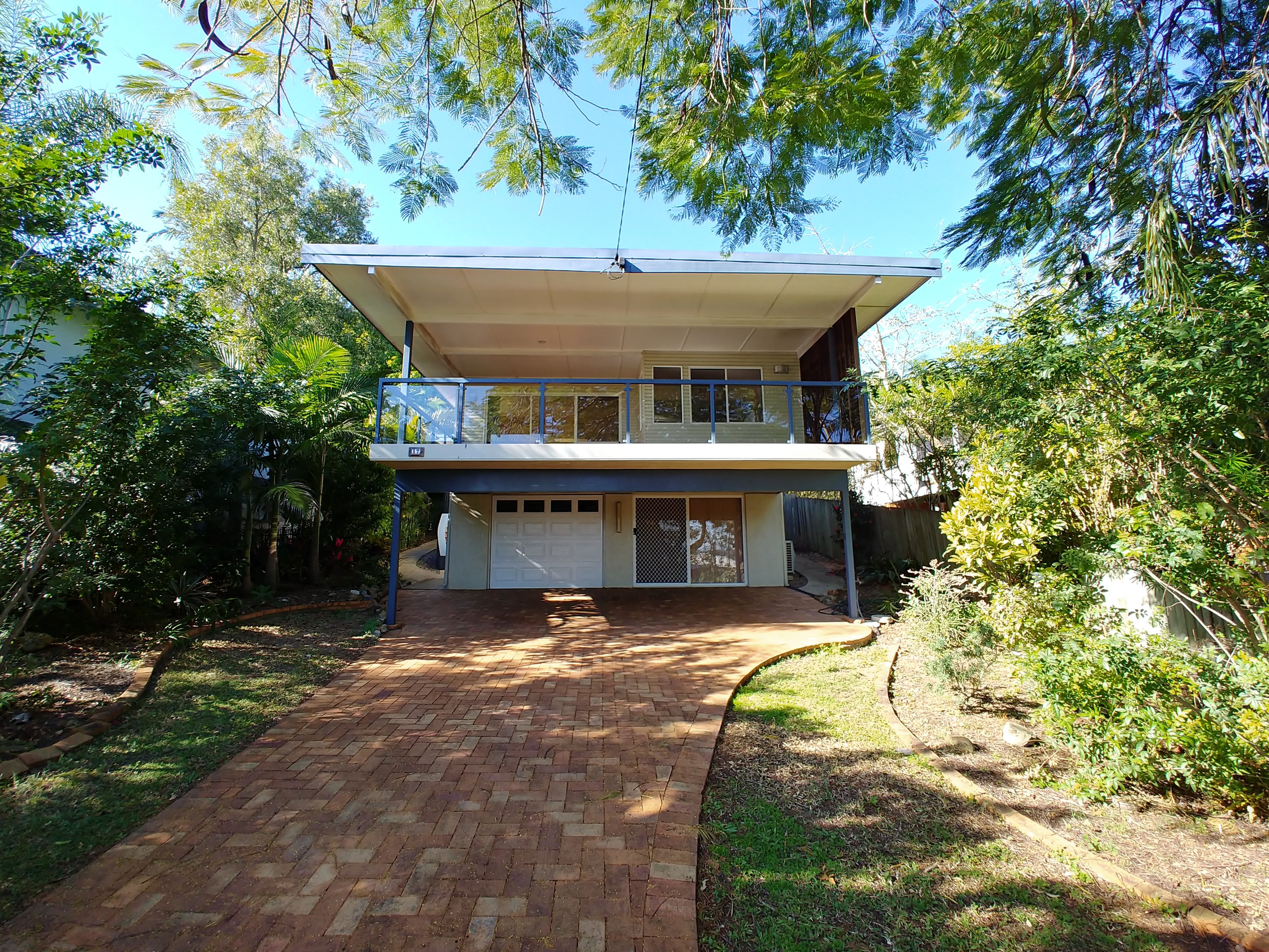 17 Dagmar Street, Holland Park West, QLD 4121