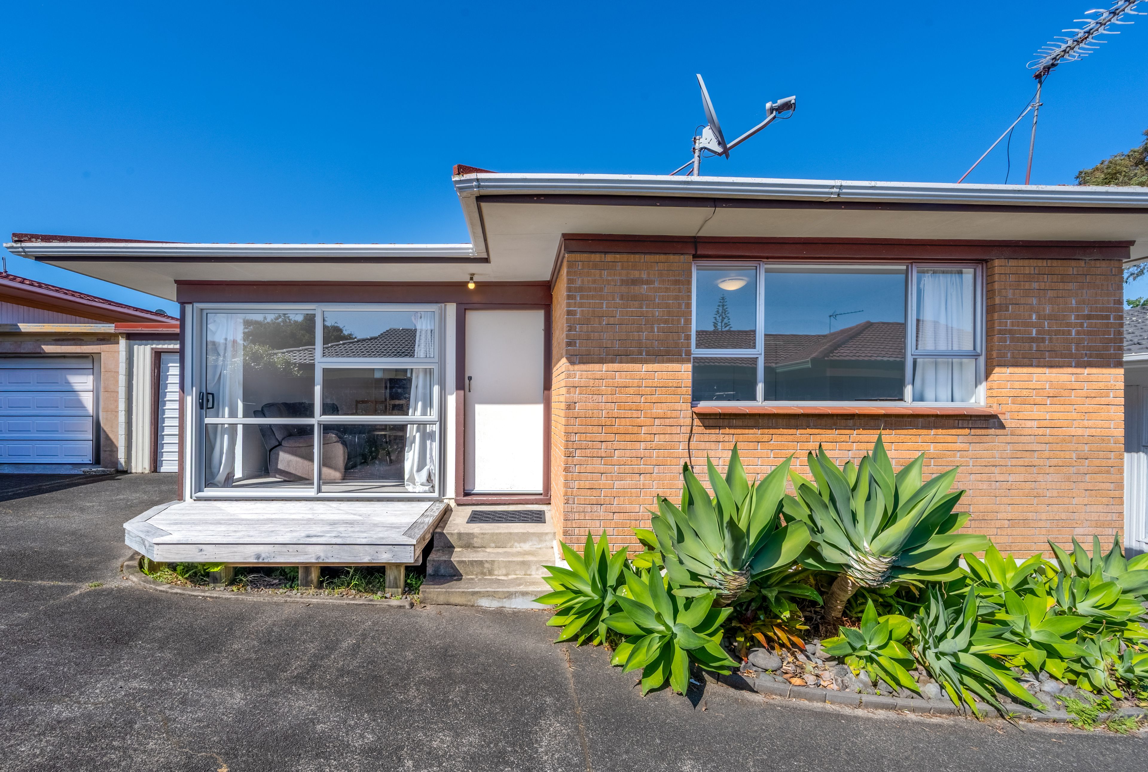 2/38 Ballater Place, Highland Park, Manukau City