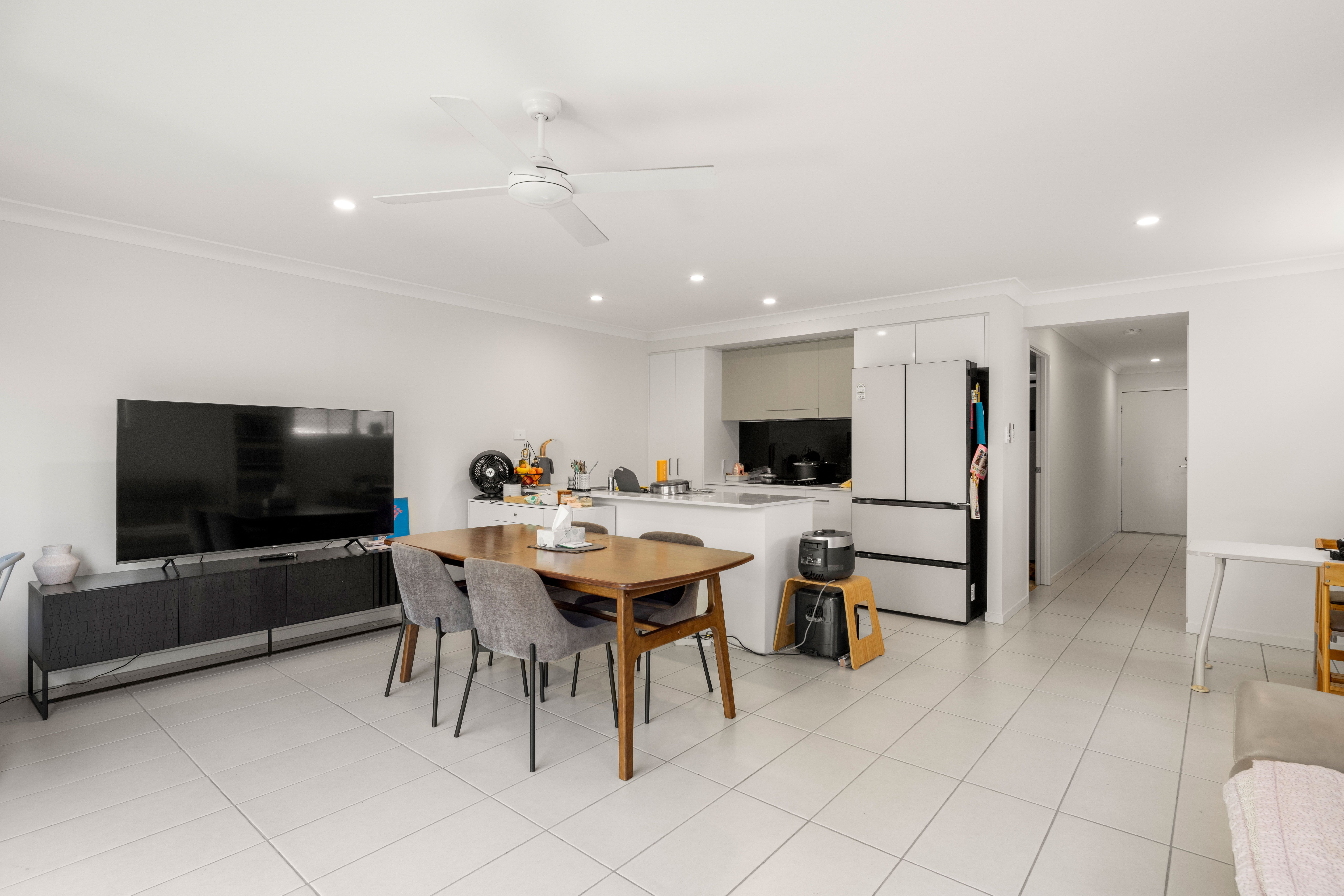 25/19 Whittley Court — photo 5 of 25