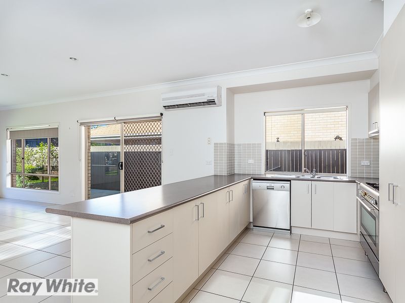 8 Warabi Crescent, North Lakes, QLD 4509