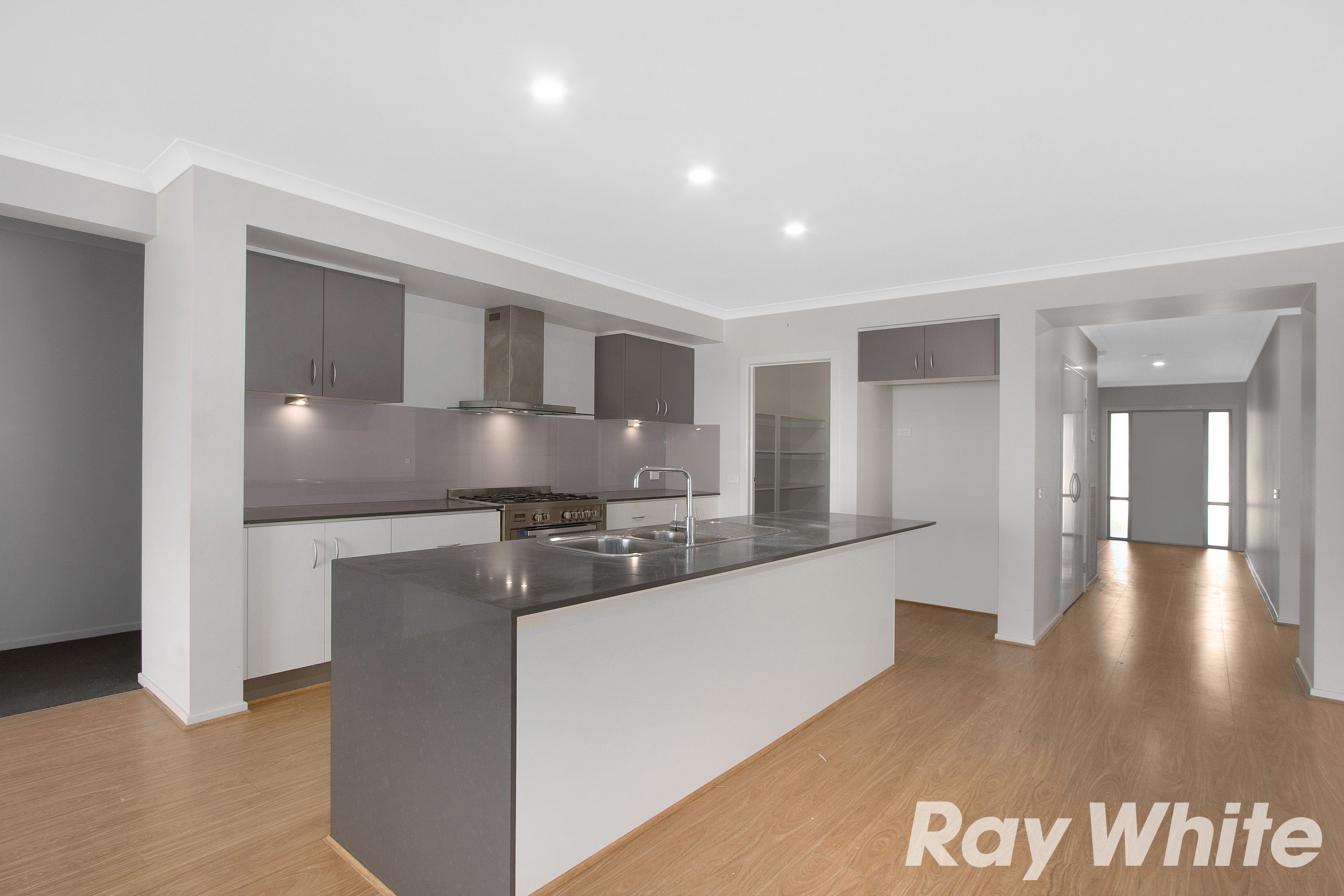 6 Tahoe Circuit, Pakenham, VIC 3810