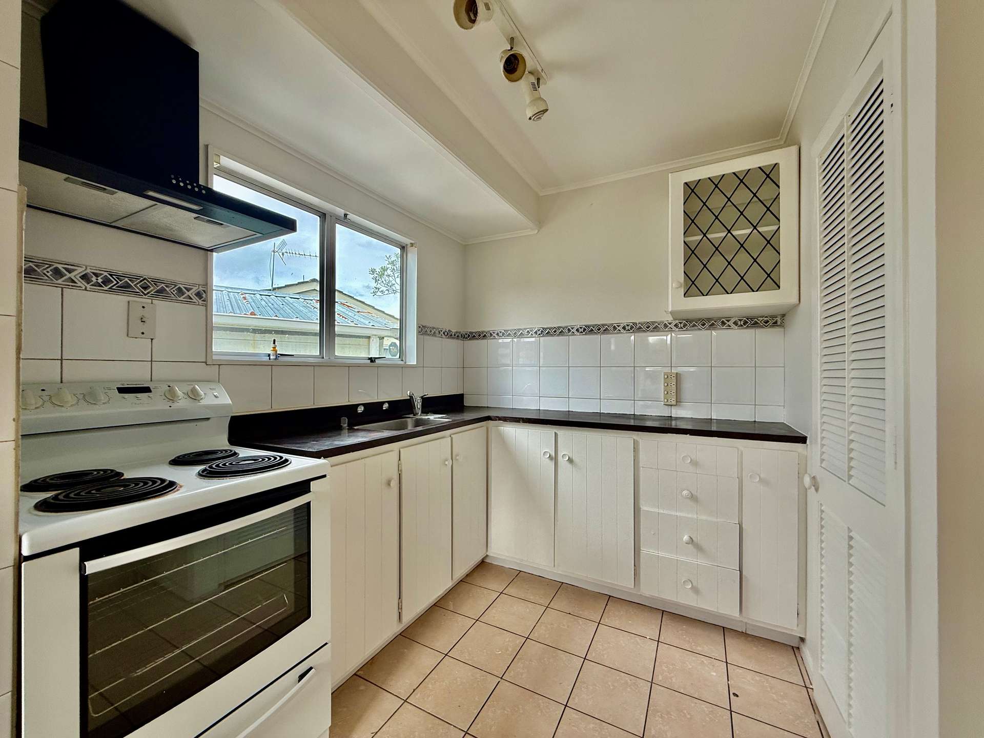 129 Aviemore Drive photo 2