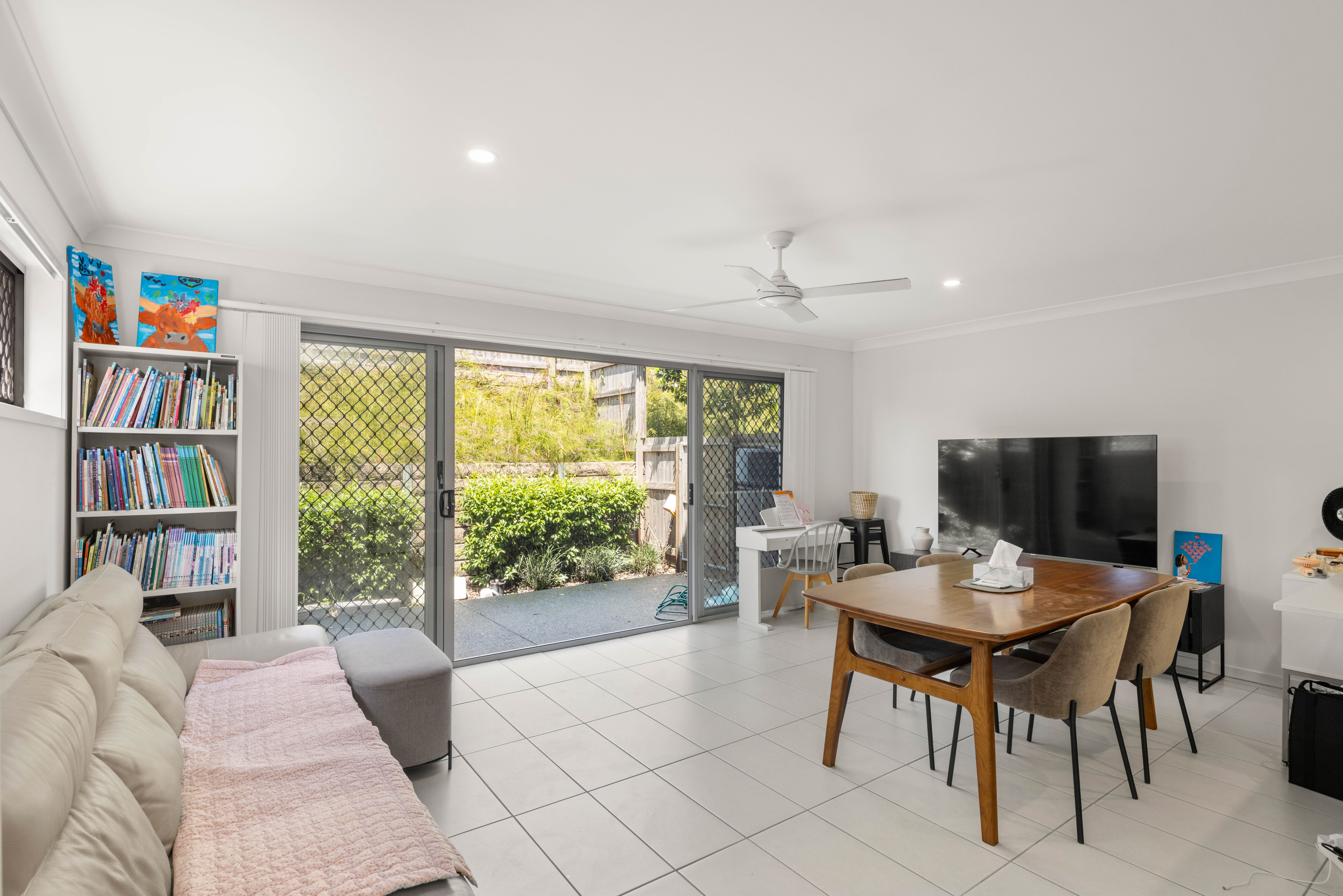 25/19 Whittley Court — photo 6 of 25