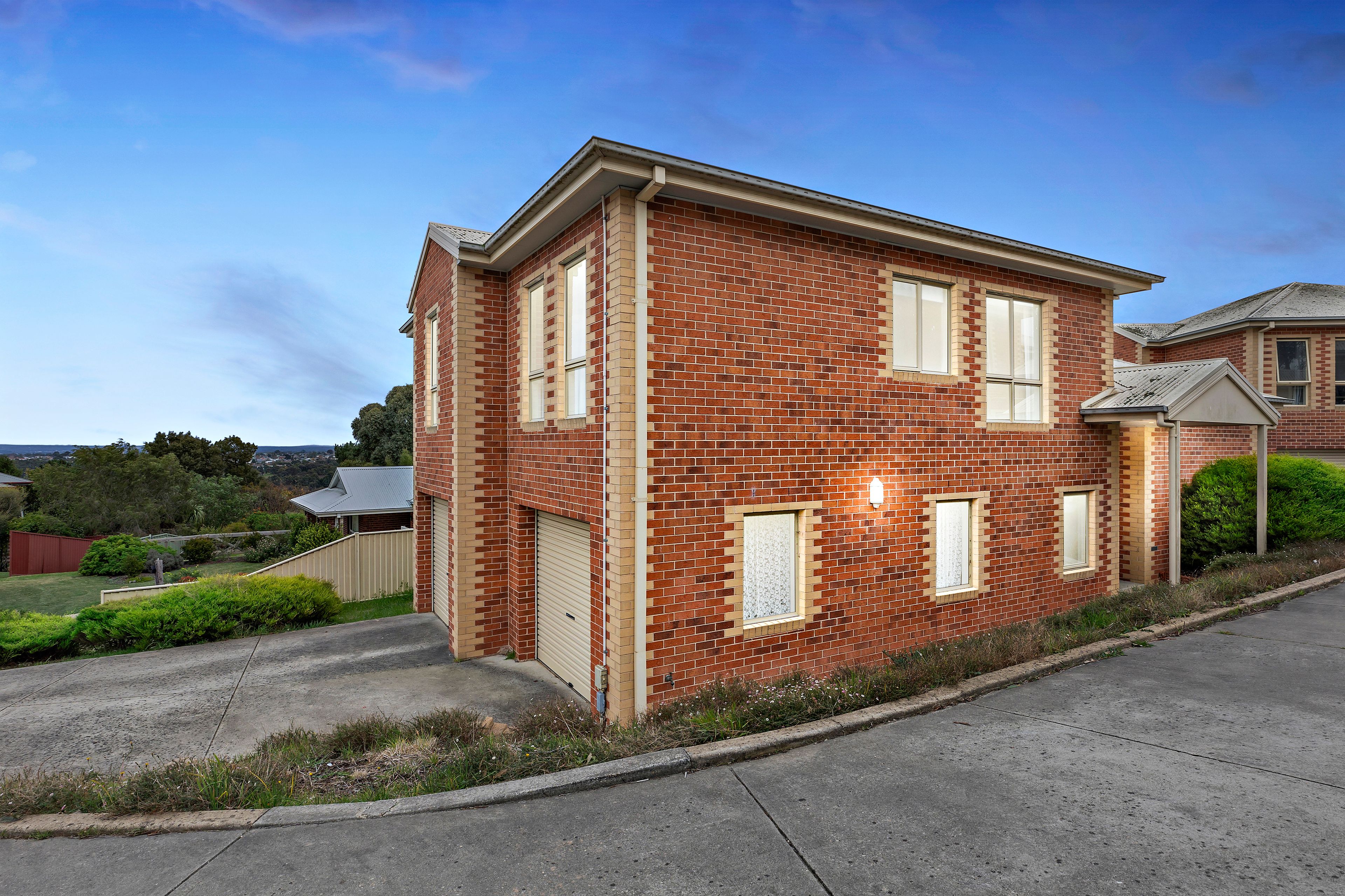 1/10 Manna Gum Heights, Mount Pleasant, VIC 3350 House for Sale Ray