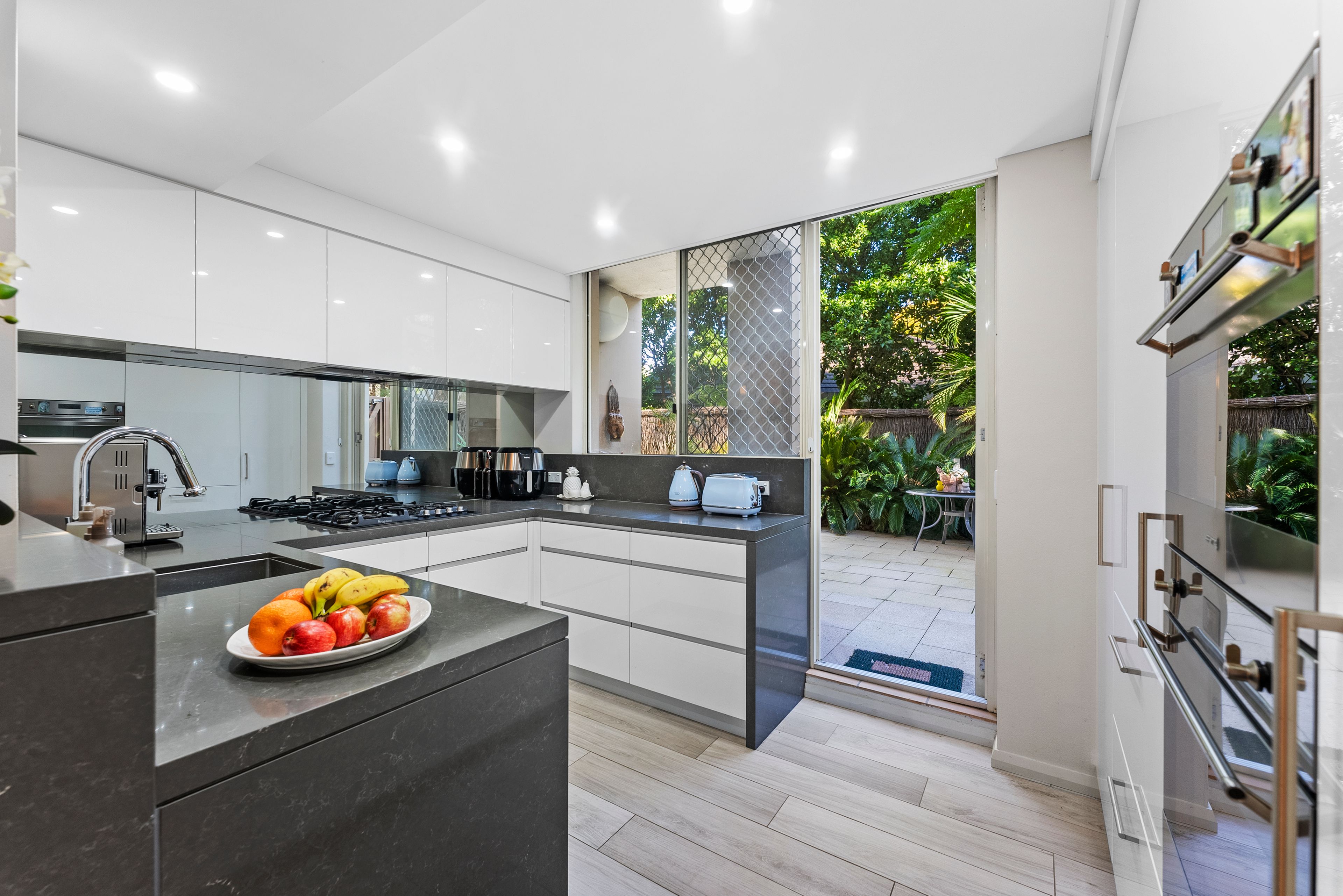 1/162G Burwood Road — photo 5 of 26