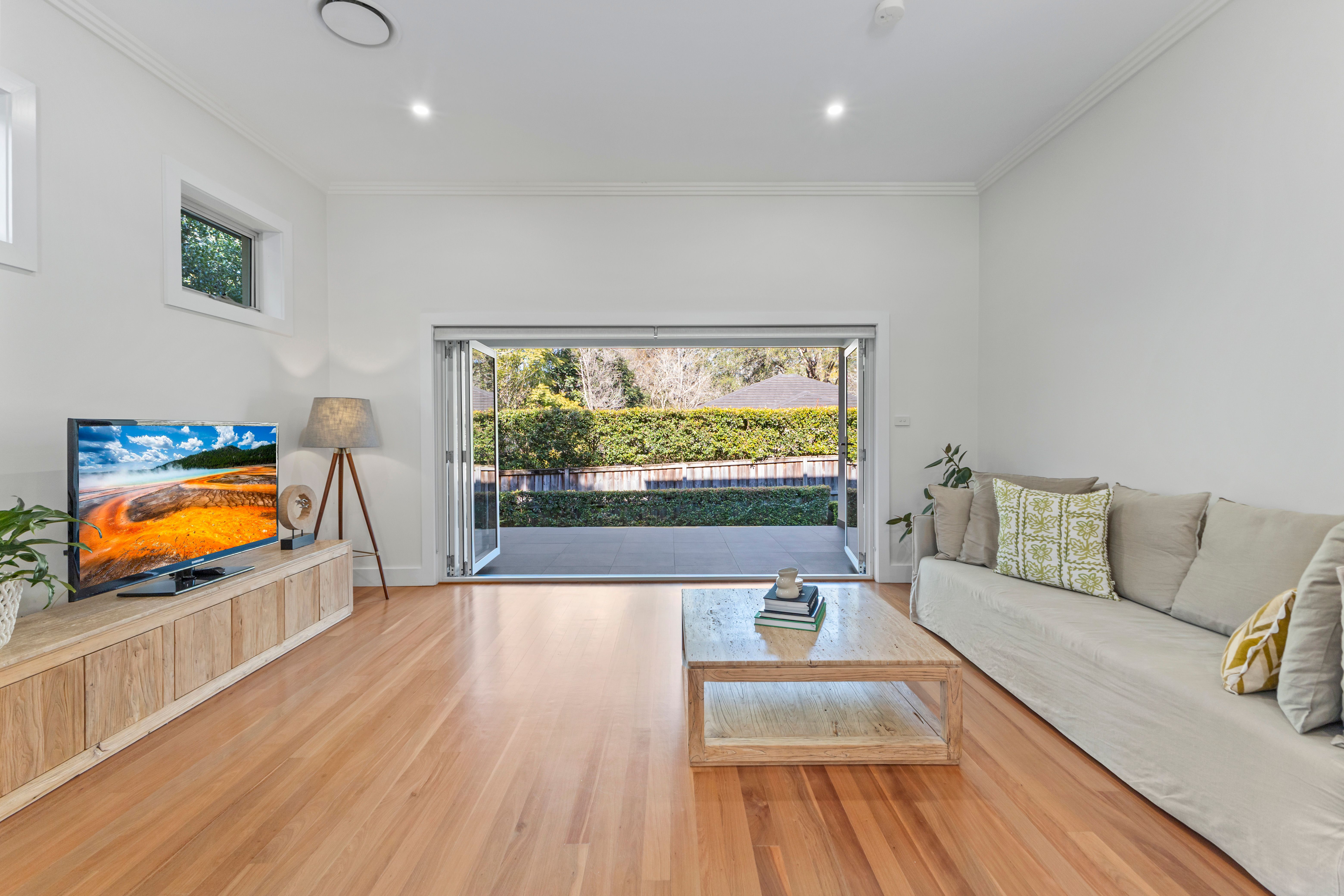 33 Murdoch Street — photo 8 of 18
