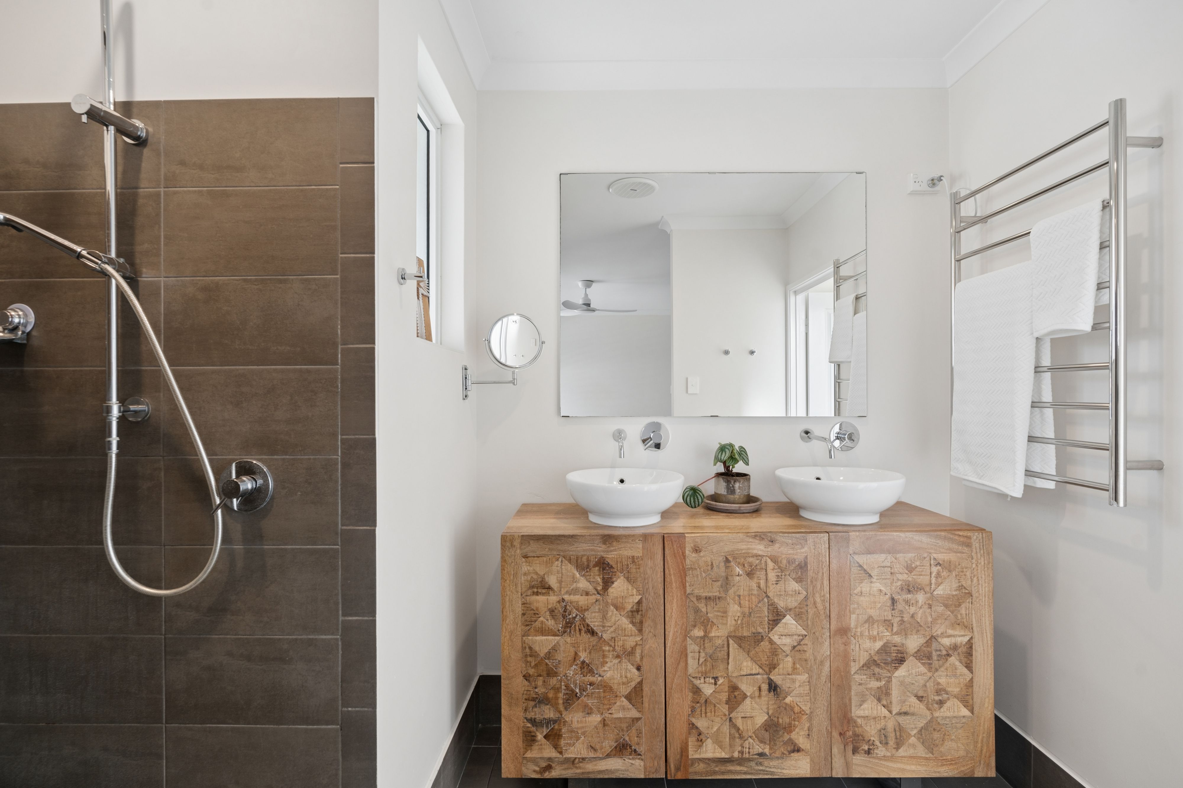 35 Aintree Street — photo 8 of 27
