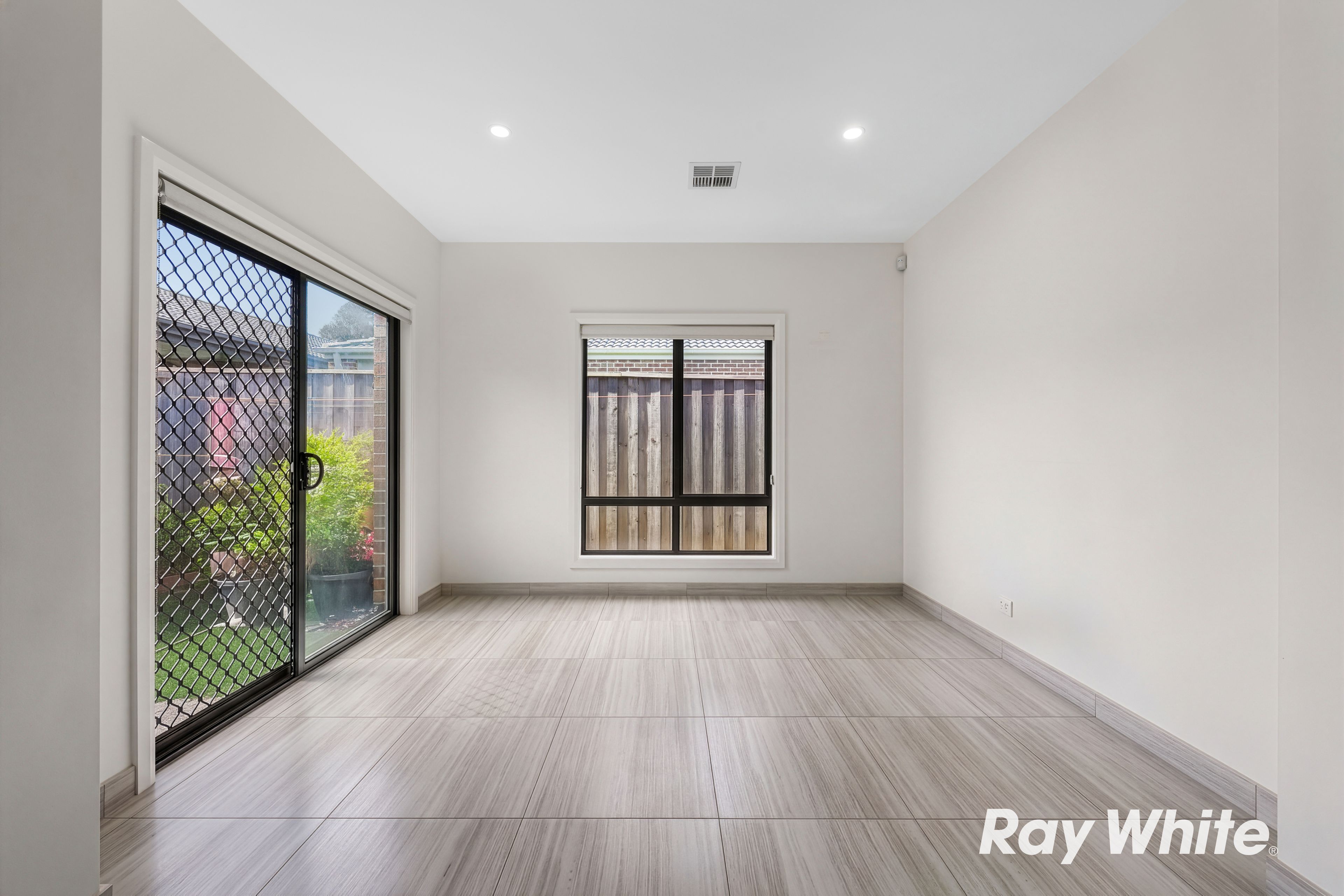 3 Errinundra Way — photo 7 of 16