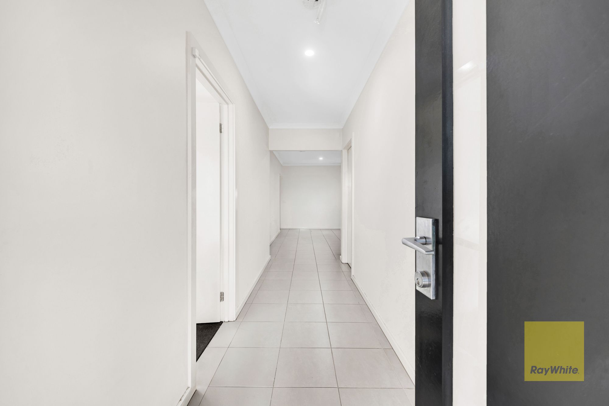 10 Rider Court — photo 3 of 20