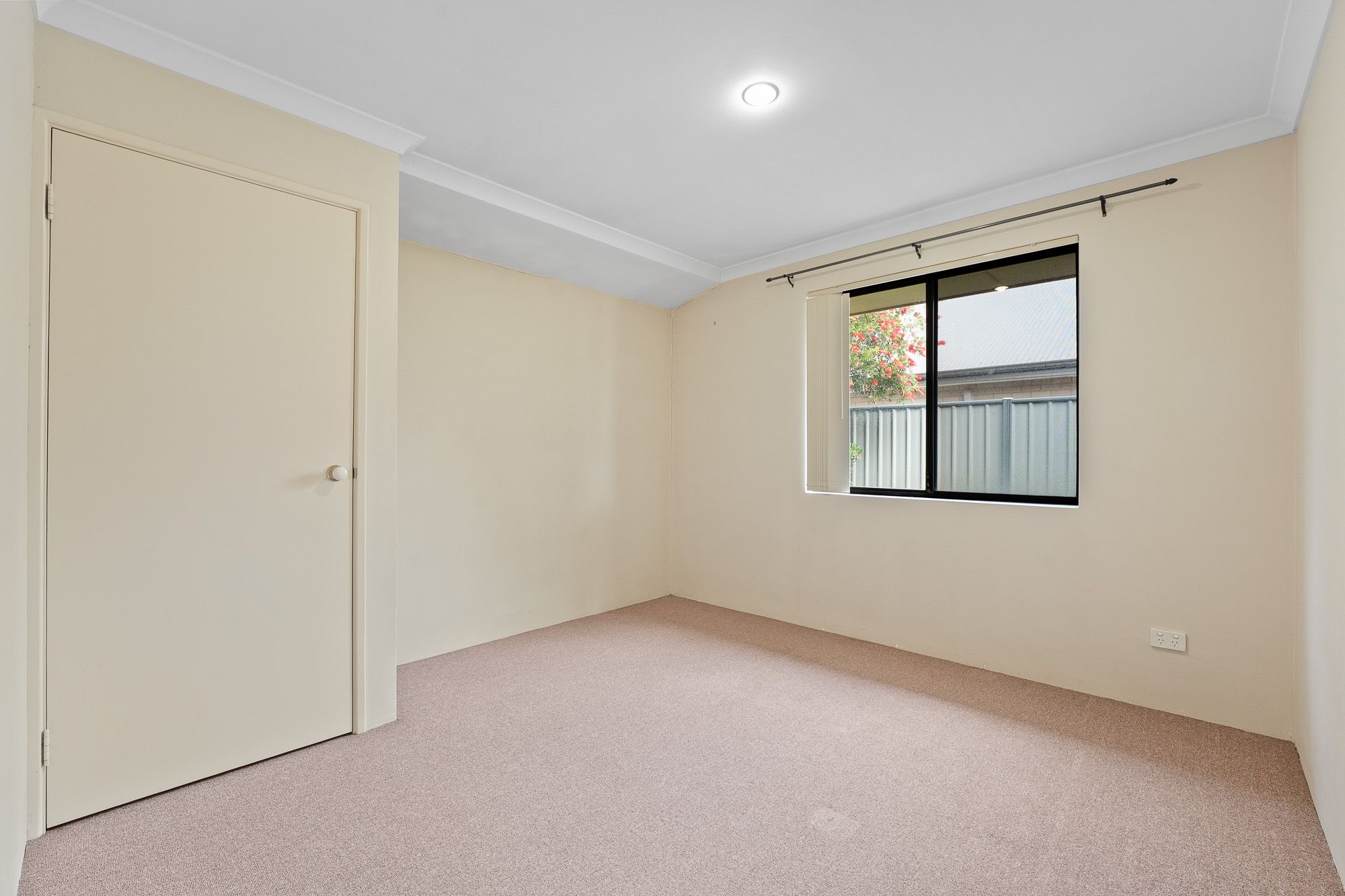 49 Tamworth Boulevard — photo 23 of 28