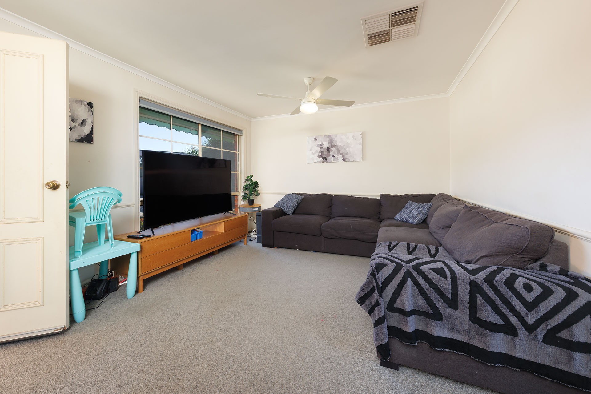 2/8 Kingsbury Court, West Wodonga, VIC 3690