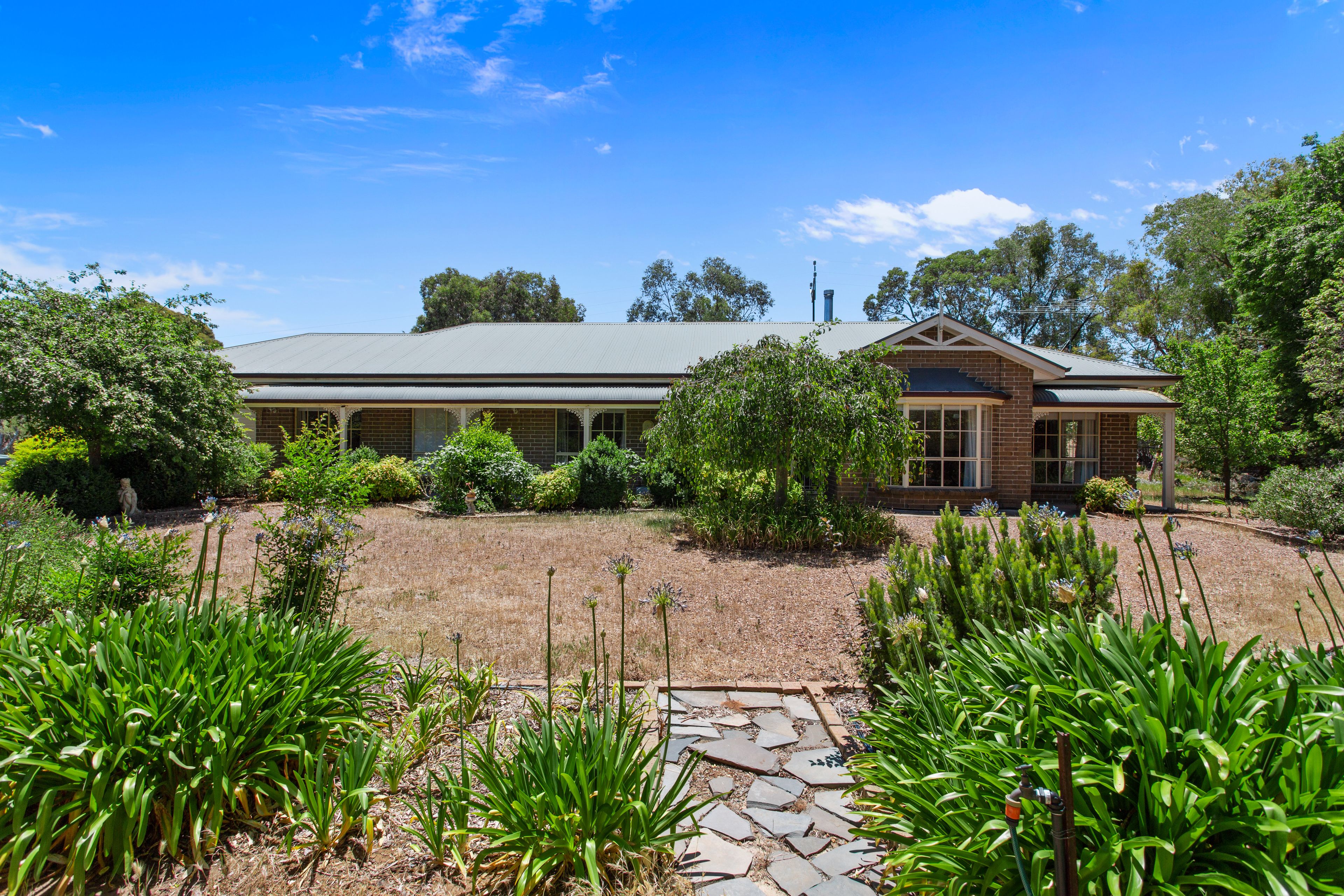 3 Pascoe Court, Clare SA 5453