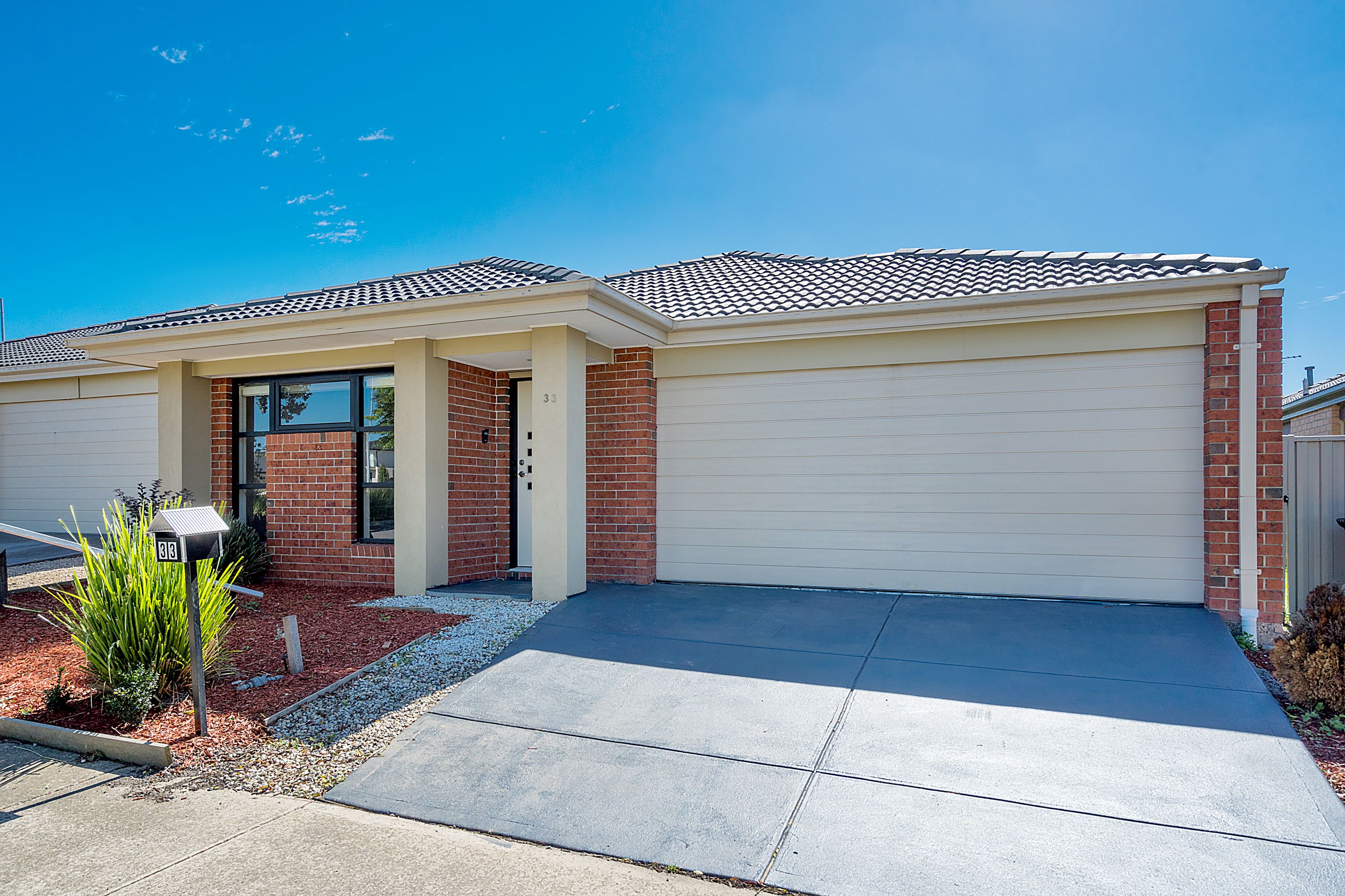 33 Ballybunion Avenue, Craigieburn, VIC 3064