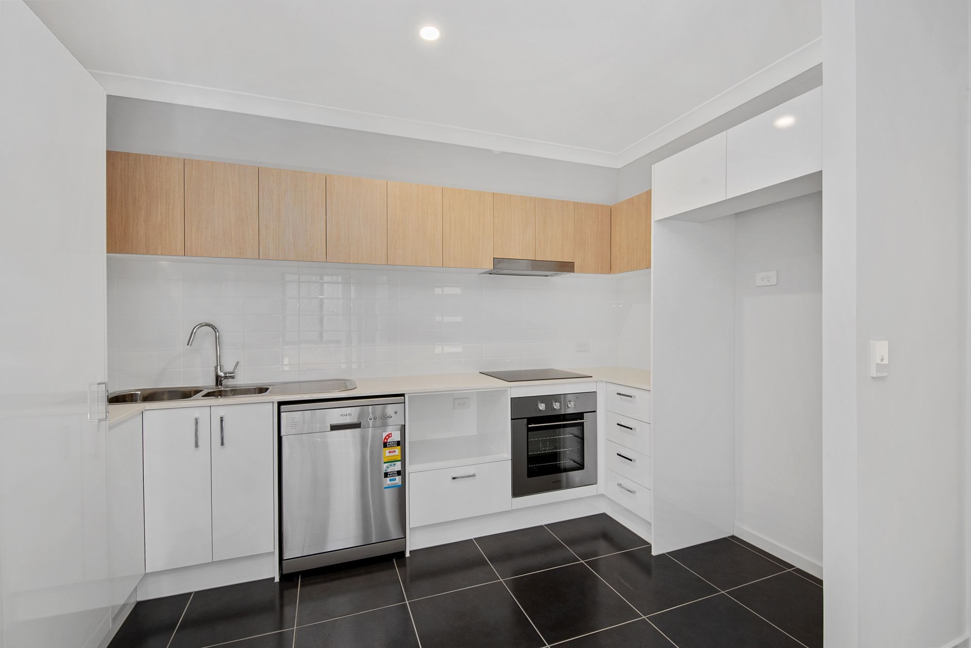 2/5 Alpaca Street, Dakabin, QLD 4503