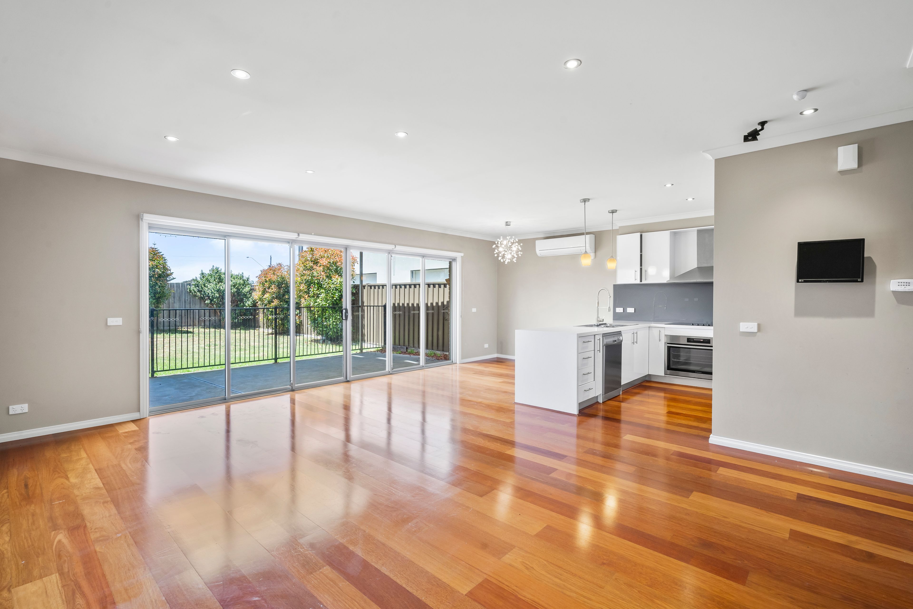 39 Furlong Road, Craigieburn, VIC 3064