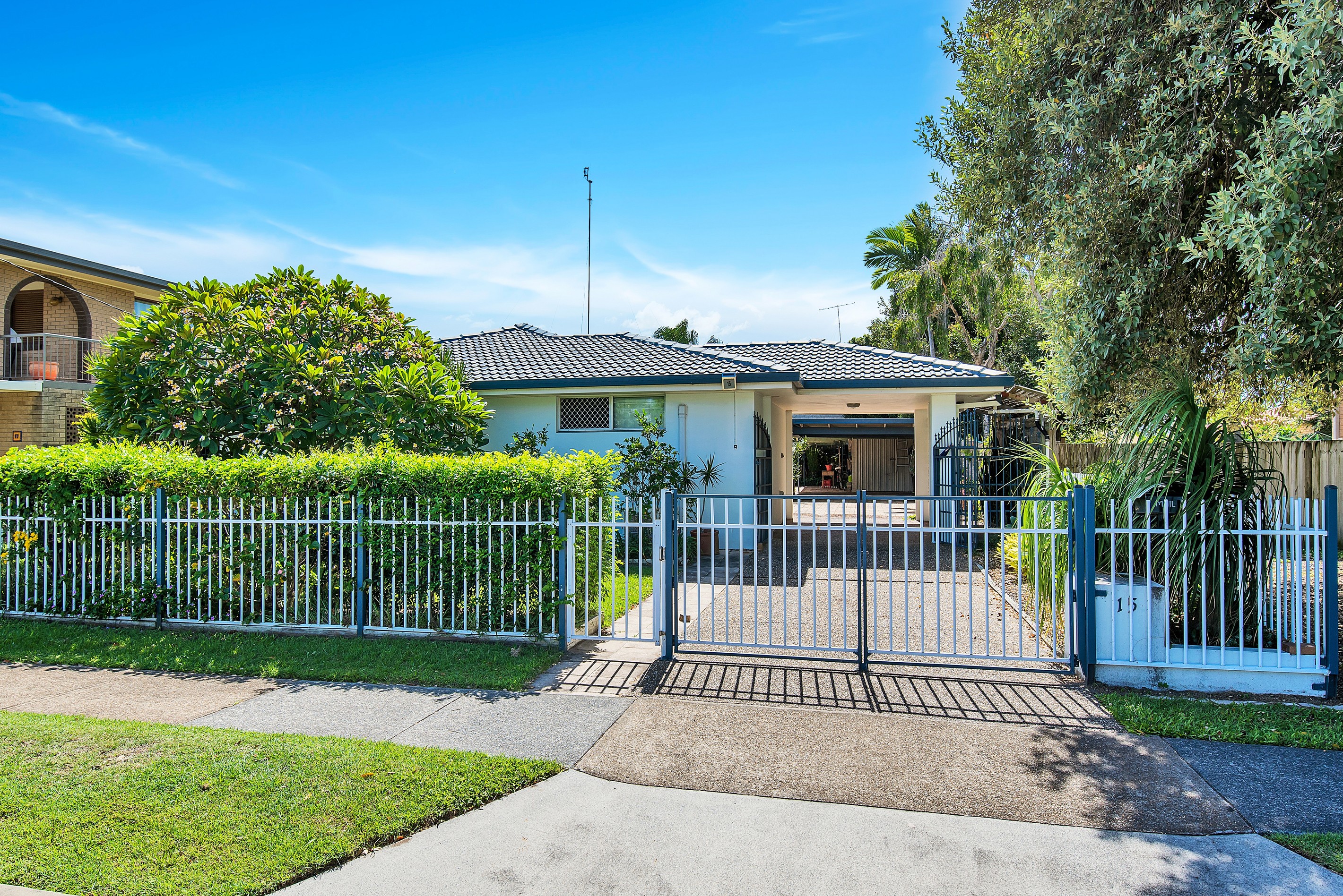 15 Abalone Avenue, Paradise Point, QLD 4216