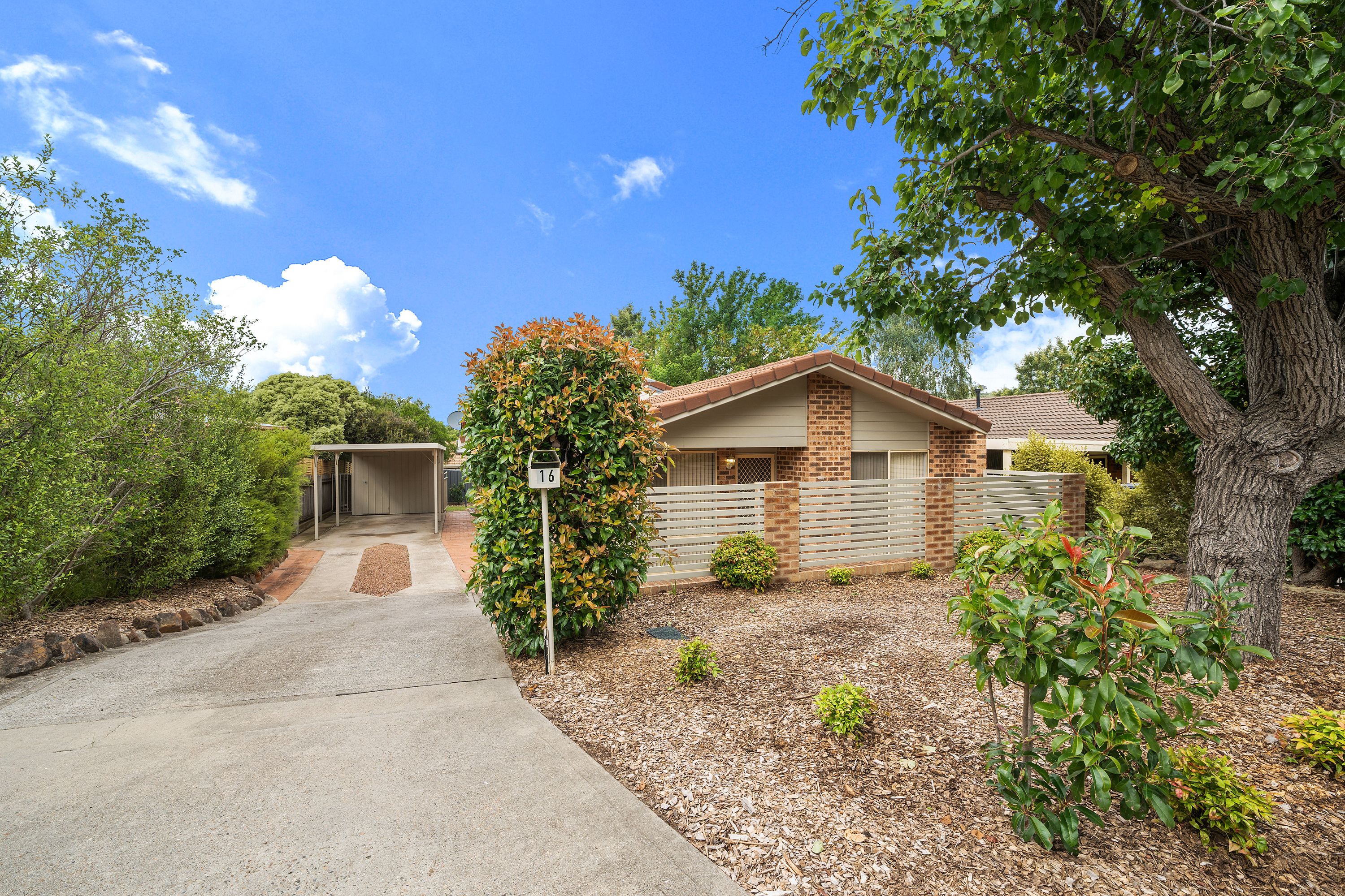 16 Wilhelmi Crescent, Banks ACT 2906