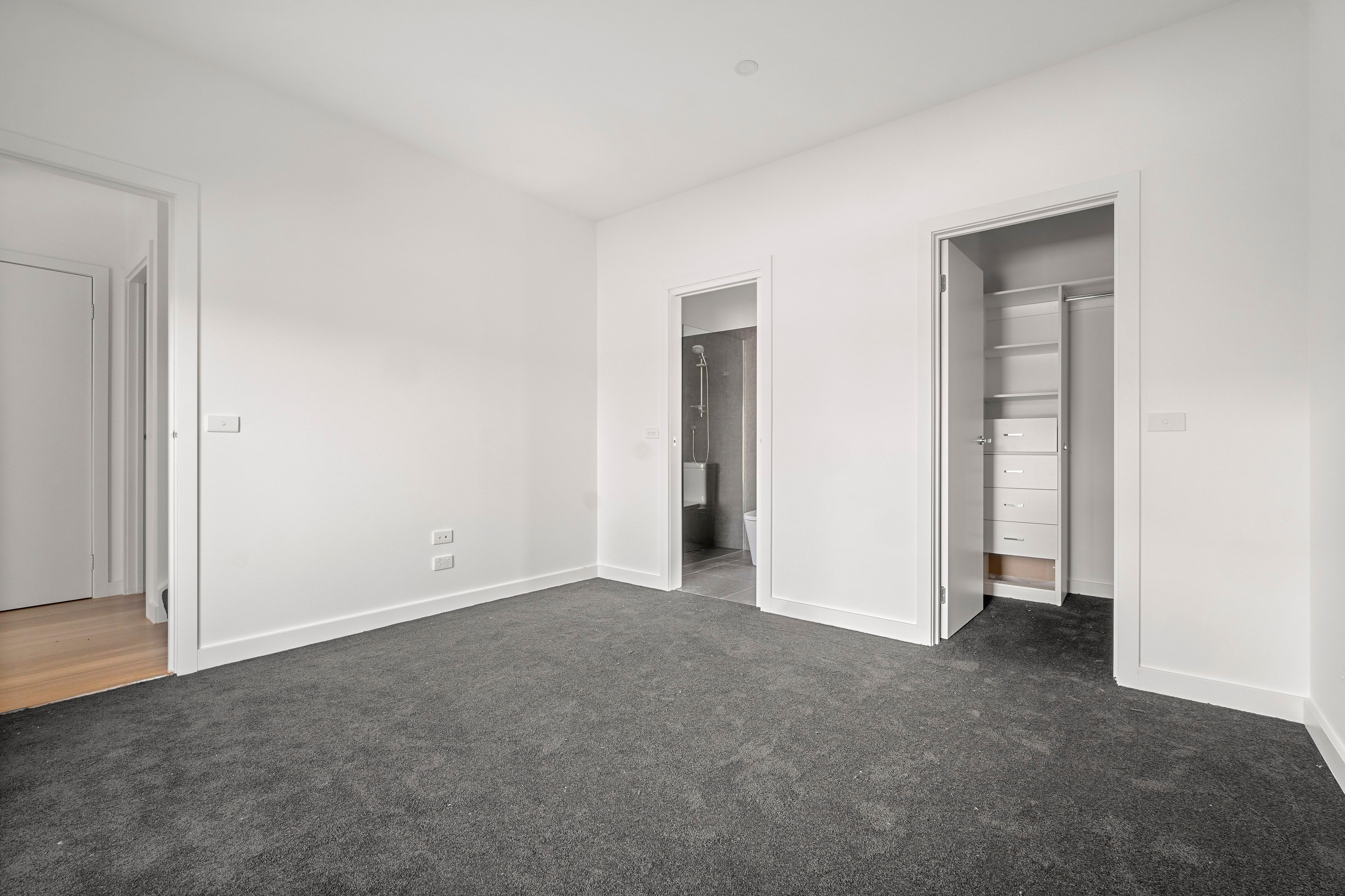 2/96 Torbay Street — photo 4 of 5