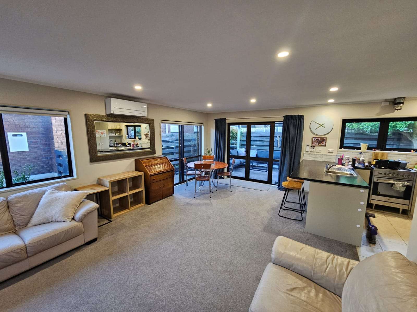 11B Golf Road photo 1
