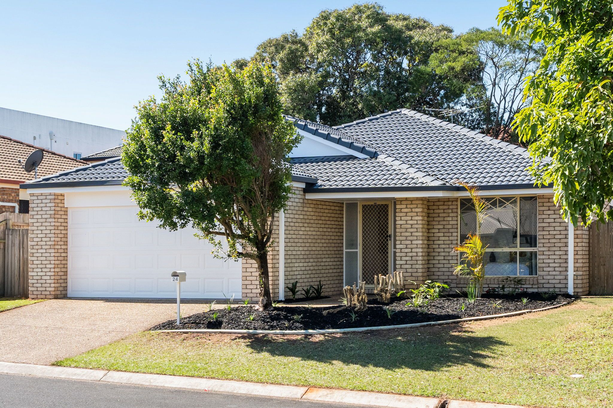 24/15 Parnassus Street, Robertson, QLD 4109