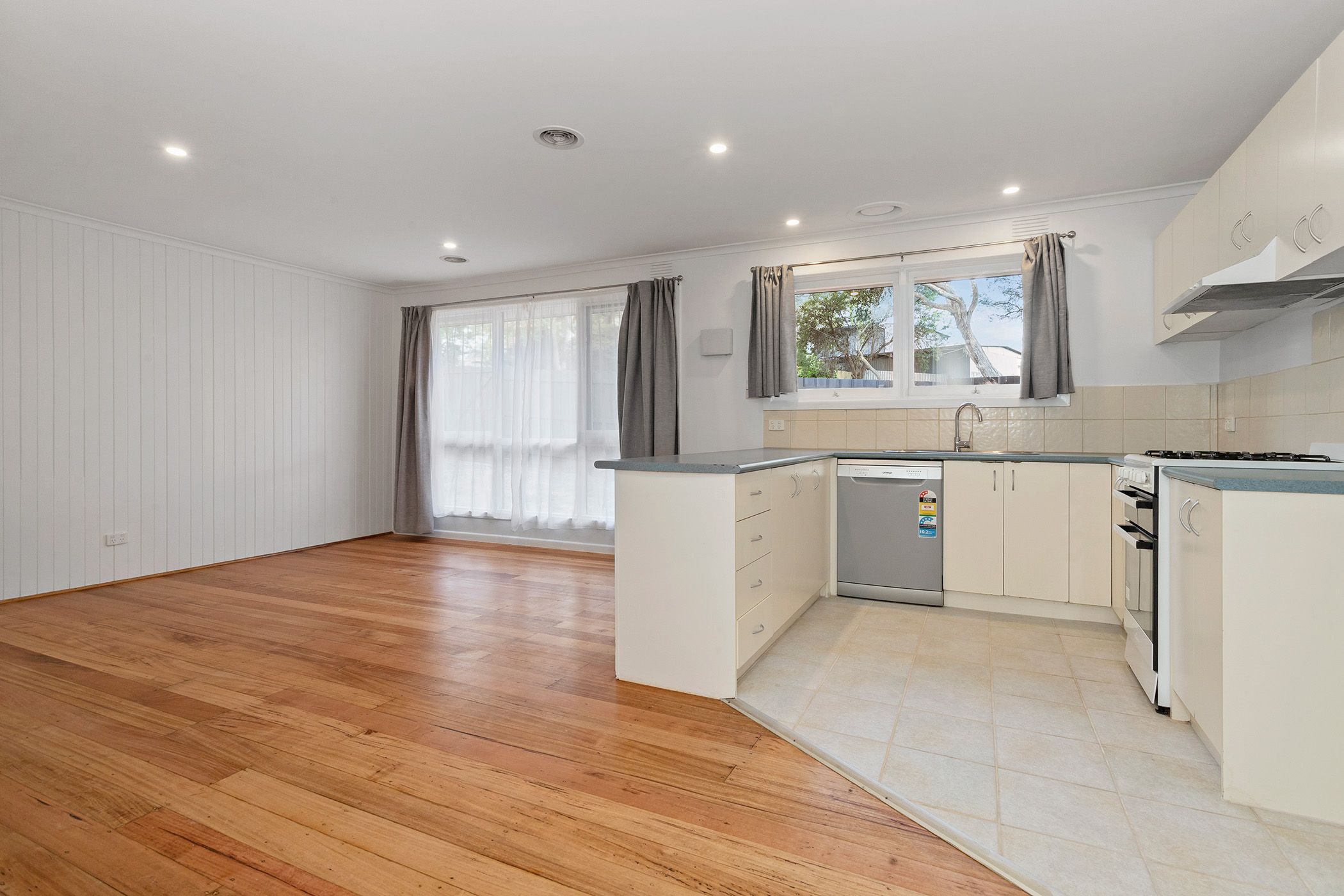 24 Paisley Drive, Frankston, VIC 3199