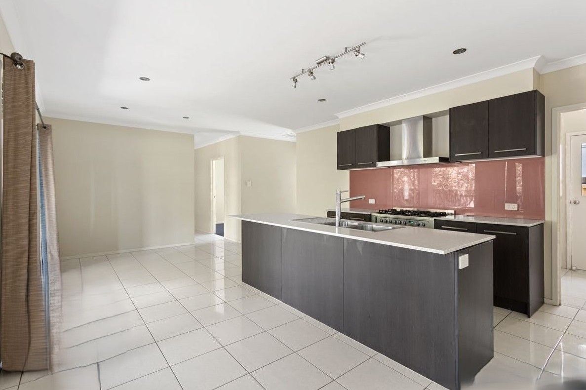 10 Friars Crescent, North Lakes, QLD 4509