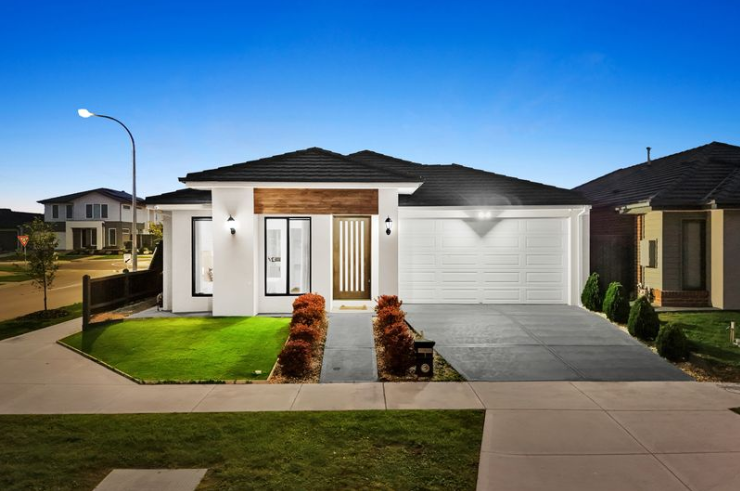 1 Viola Circuit — photo from Ray White Cranbourne