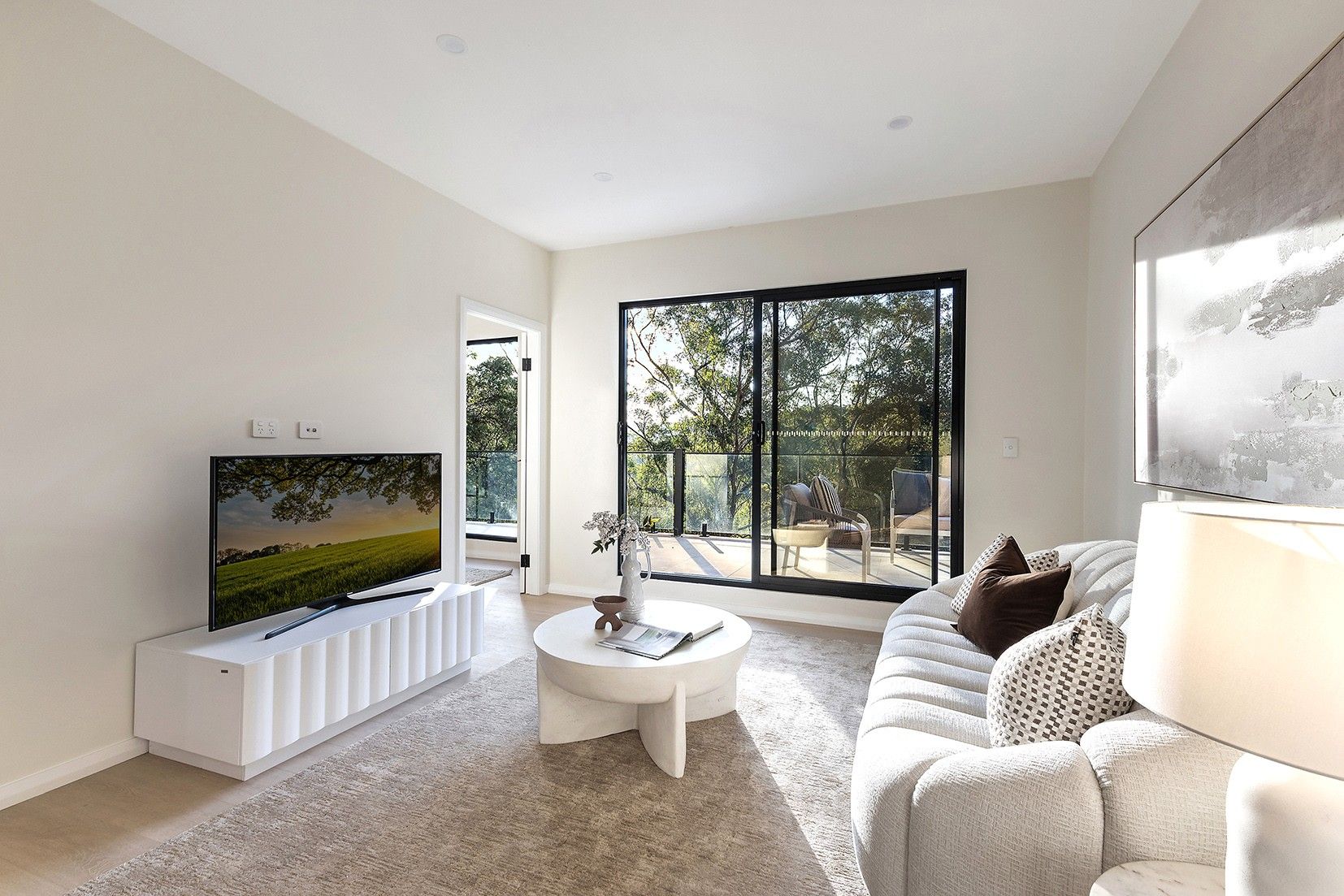 17 Lowanna Place — photo 6 of 10