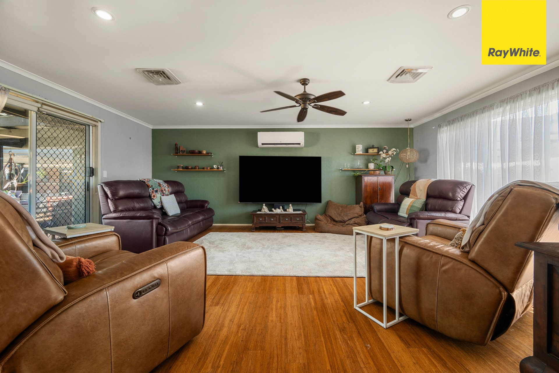 11 Cahill Drive, Brookfield, VIC 3338