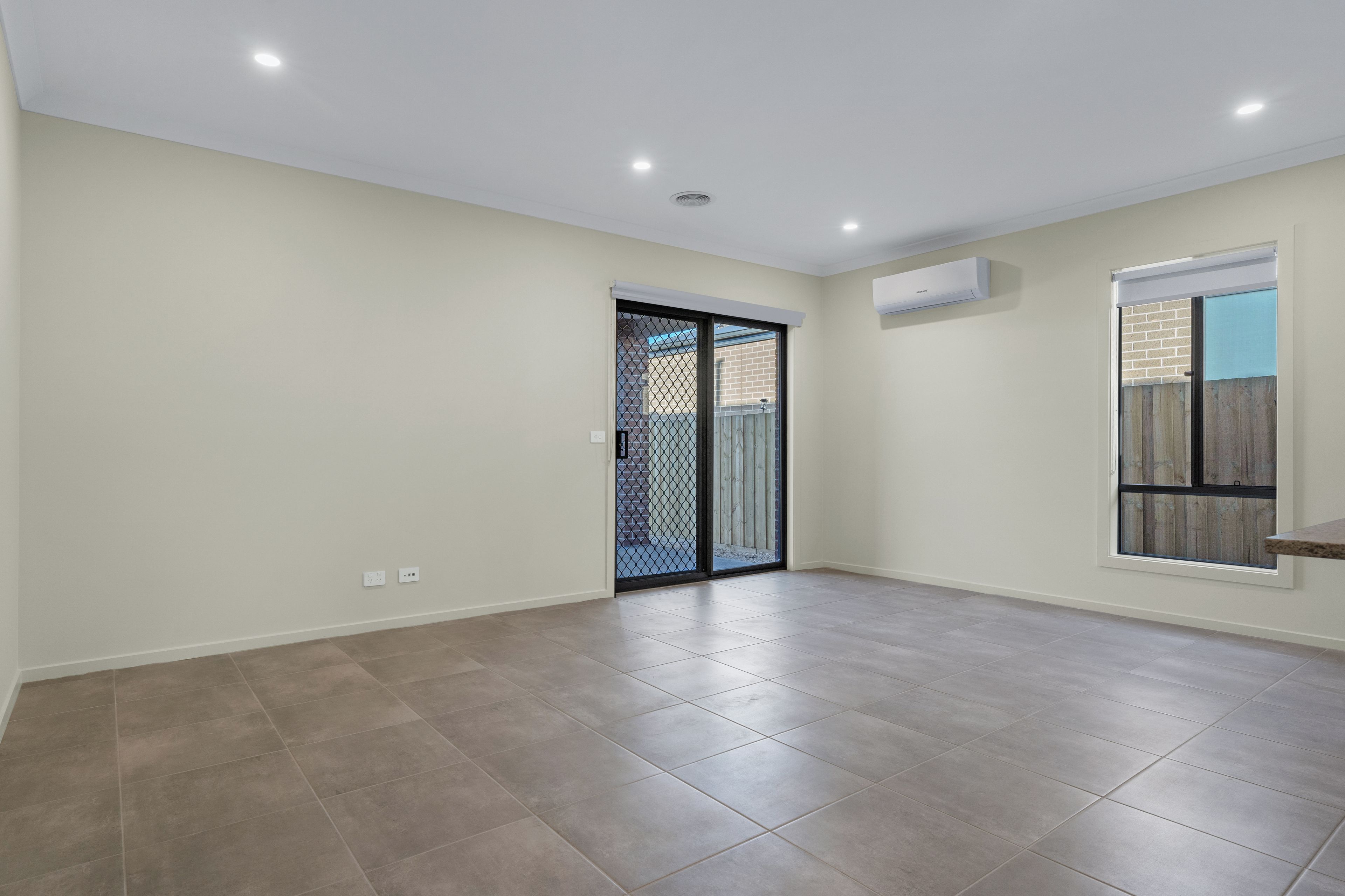 43 Hawkestone Street, Melton South, VIC 3338