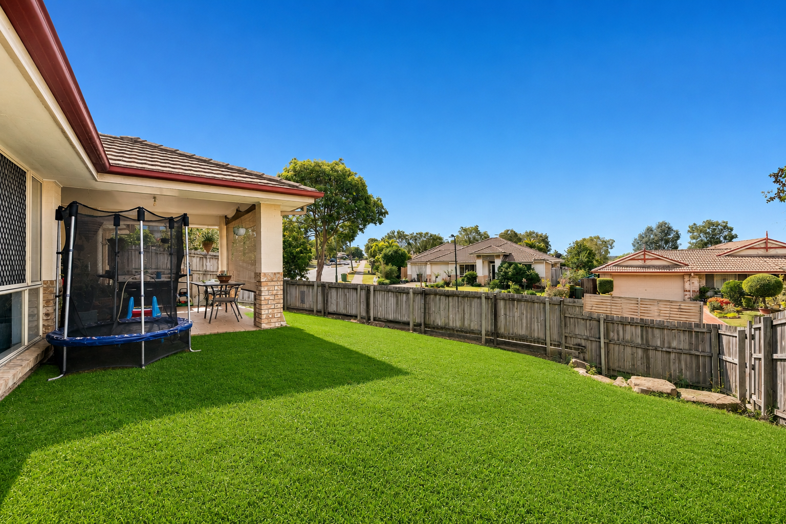 32 Whitmore Crescent — photo 18 of 19