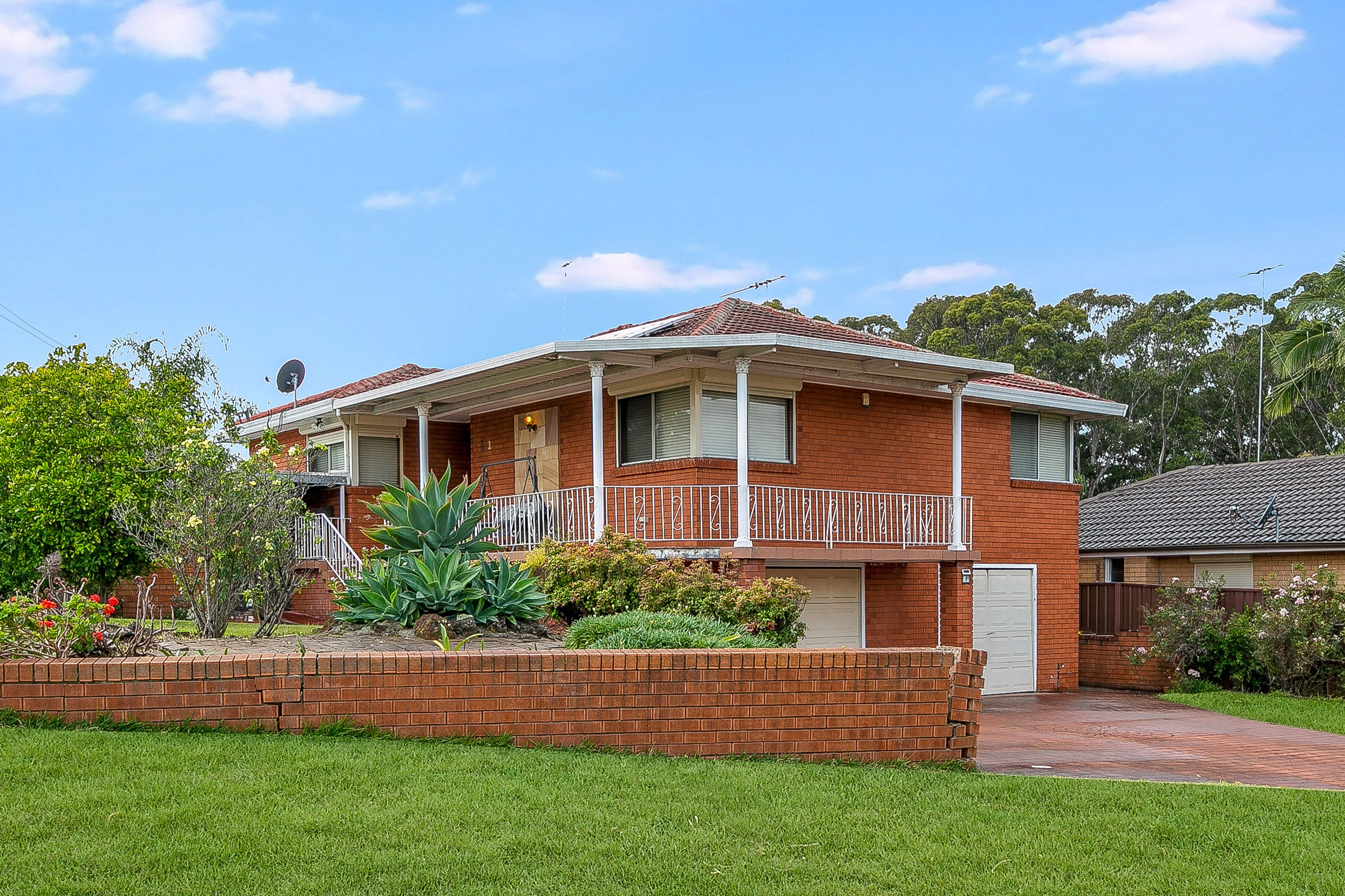 1 Arana Close, Georges Hall NSW 2198