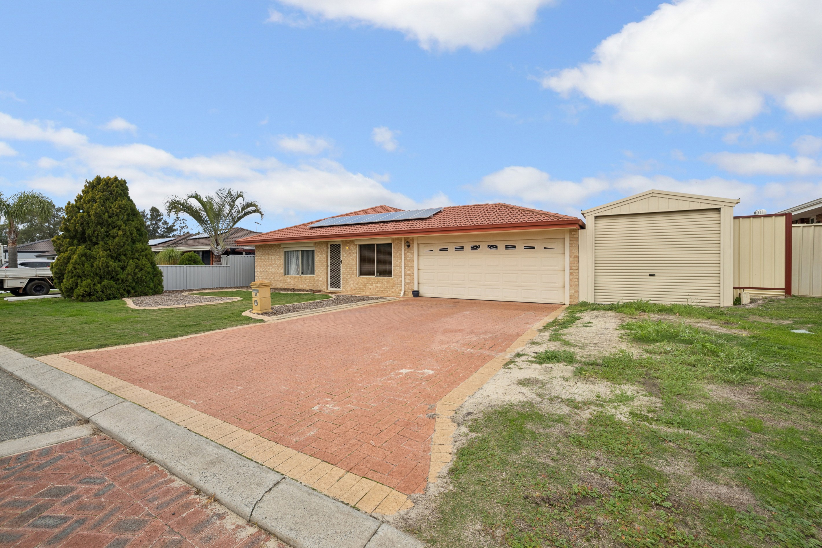 35 Brookside Gardens, Caversham, WA 6055