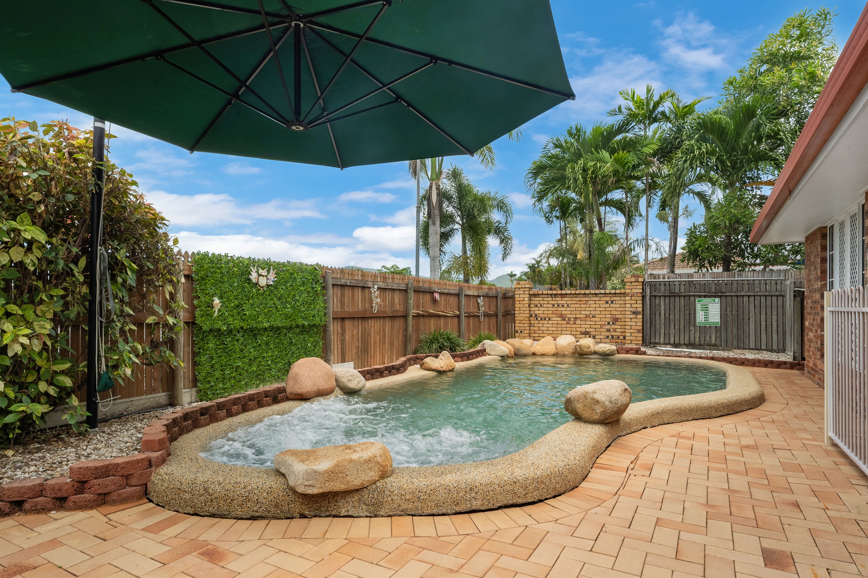 83 Joyce Street, Kirwan, QLD 4817