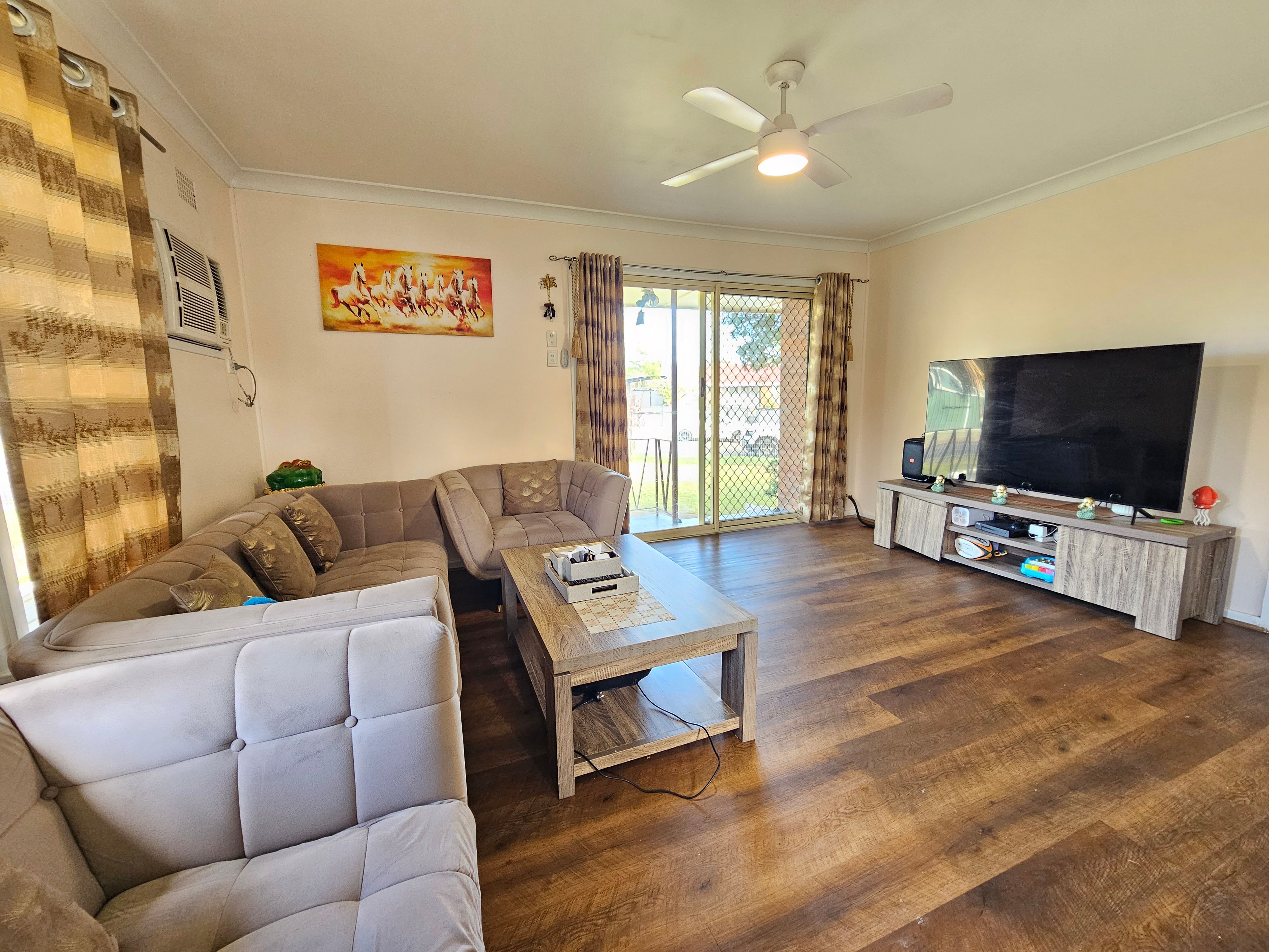 22 Tangaloa Crescent, Lethbridge Park, NSW 2770