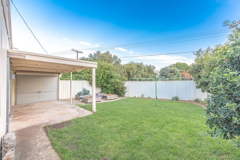 21 Birdwood Road — photo 12 of 13