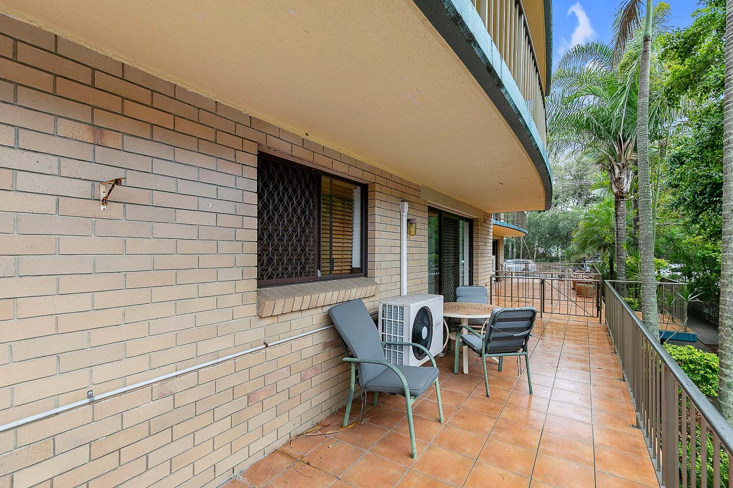 2/394 Esplanade, Torquay, QLD 4655