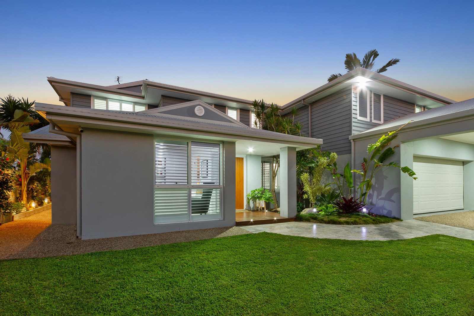 12 Girua Avenue, Runaway Bay, QLD 4216