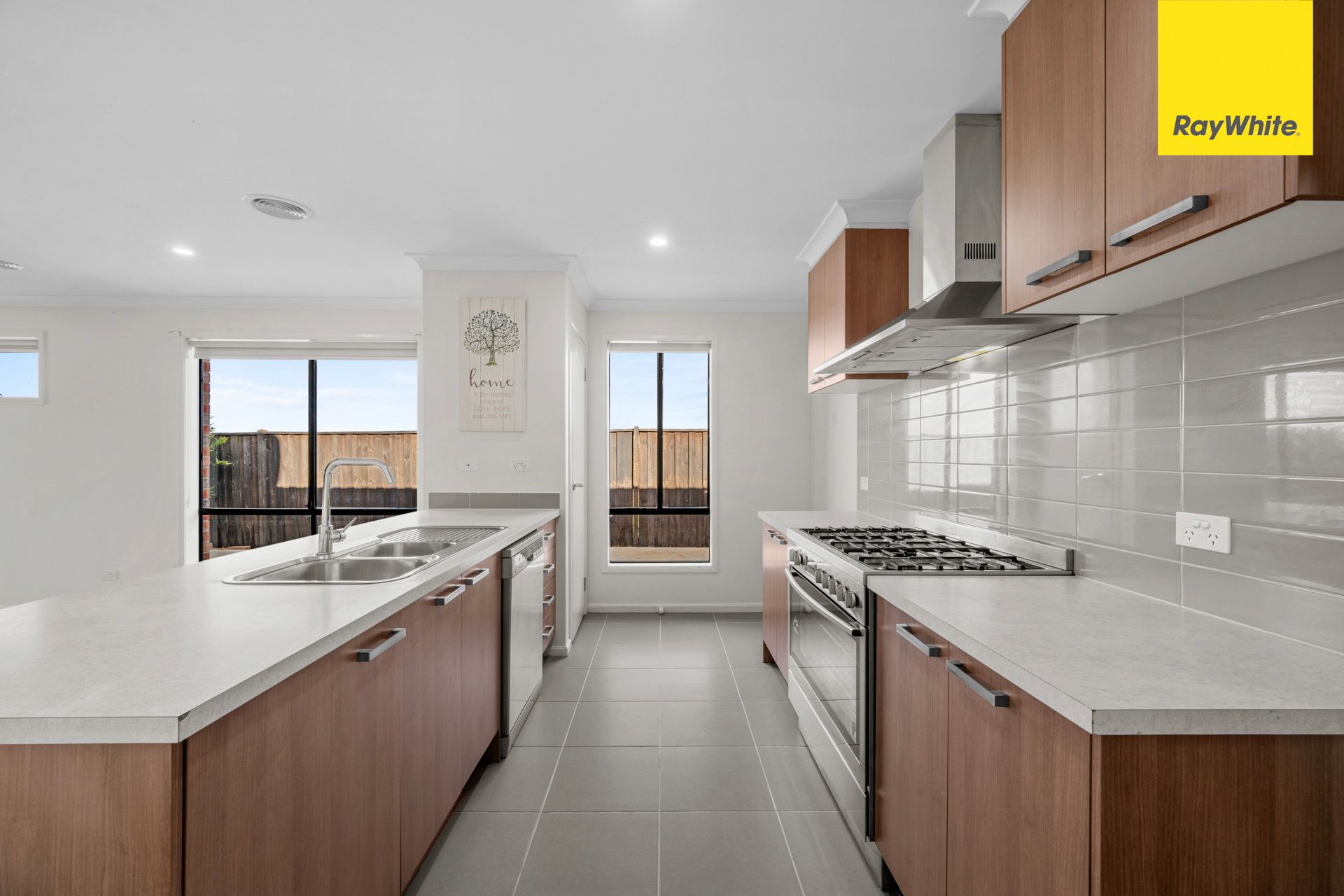 15 Tetbury Avenue — photo 5 of 16