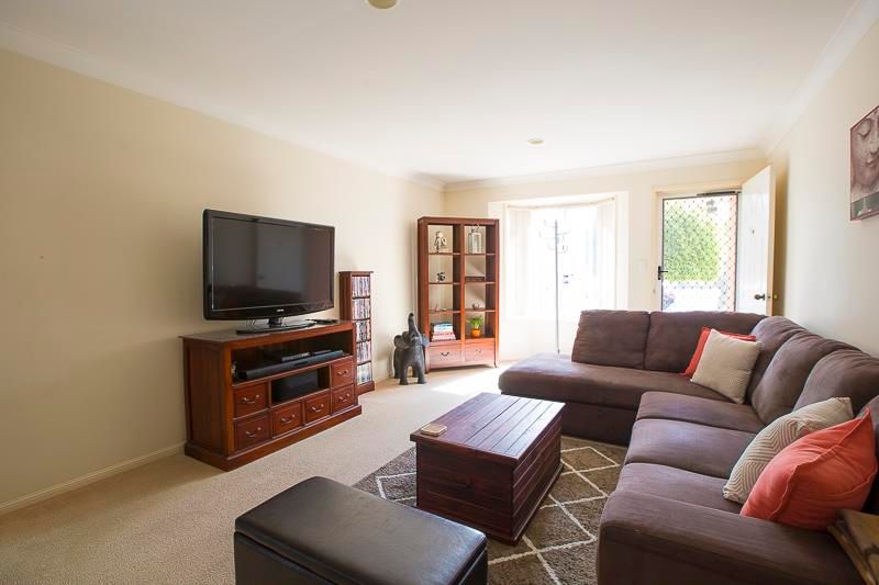 2/6 Clovelly Place, Labrador, QLD 4215