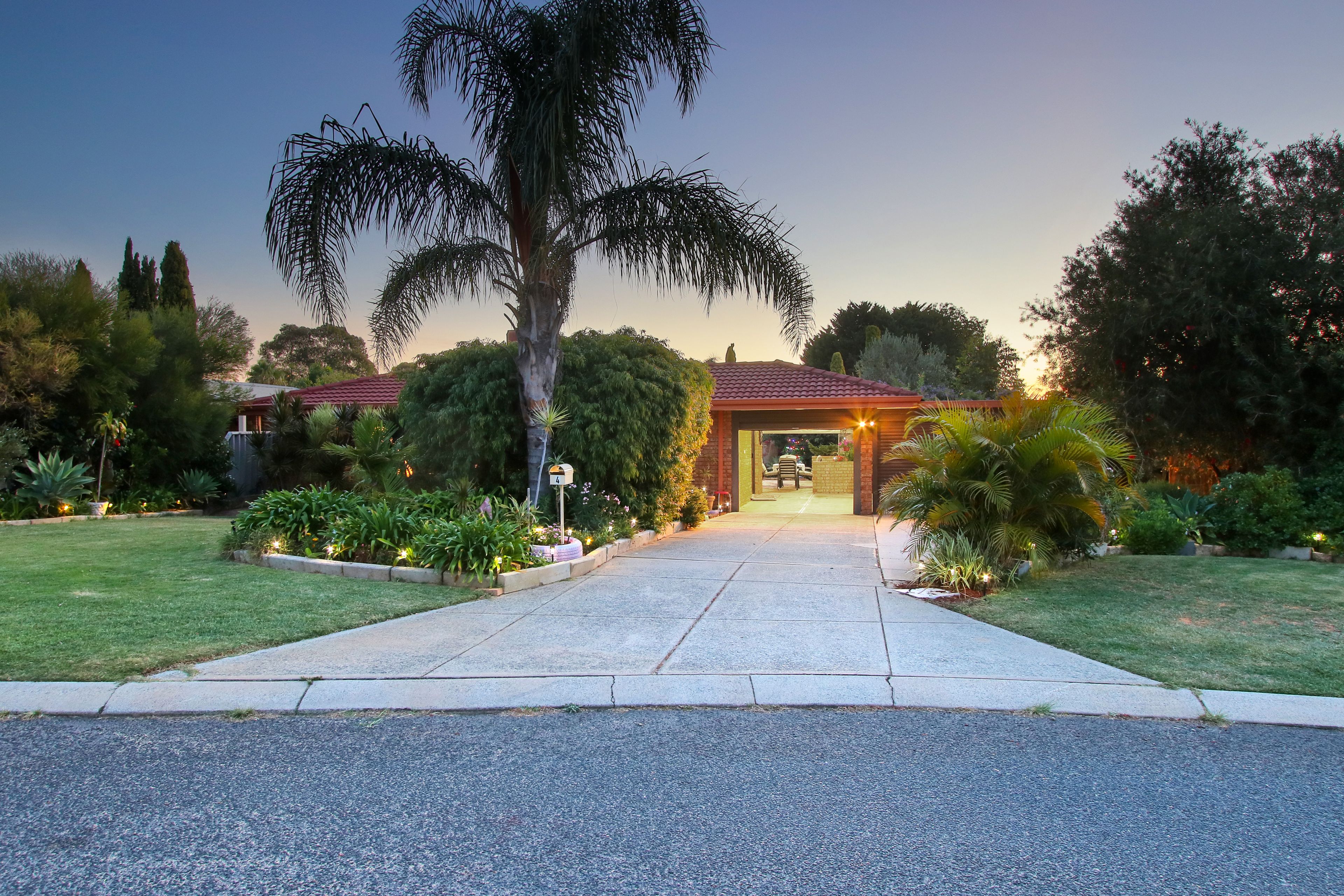 4 Beadell Court, Marangaroo, WA 6064
