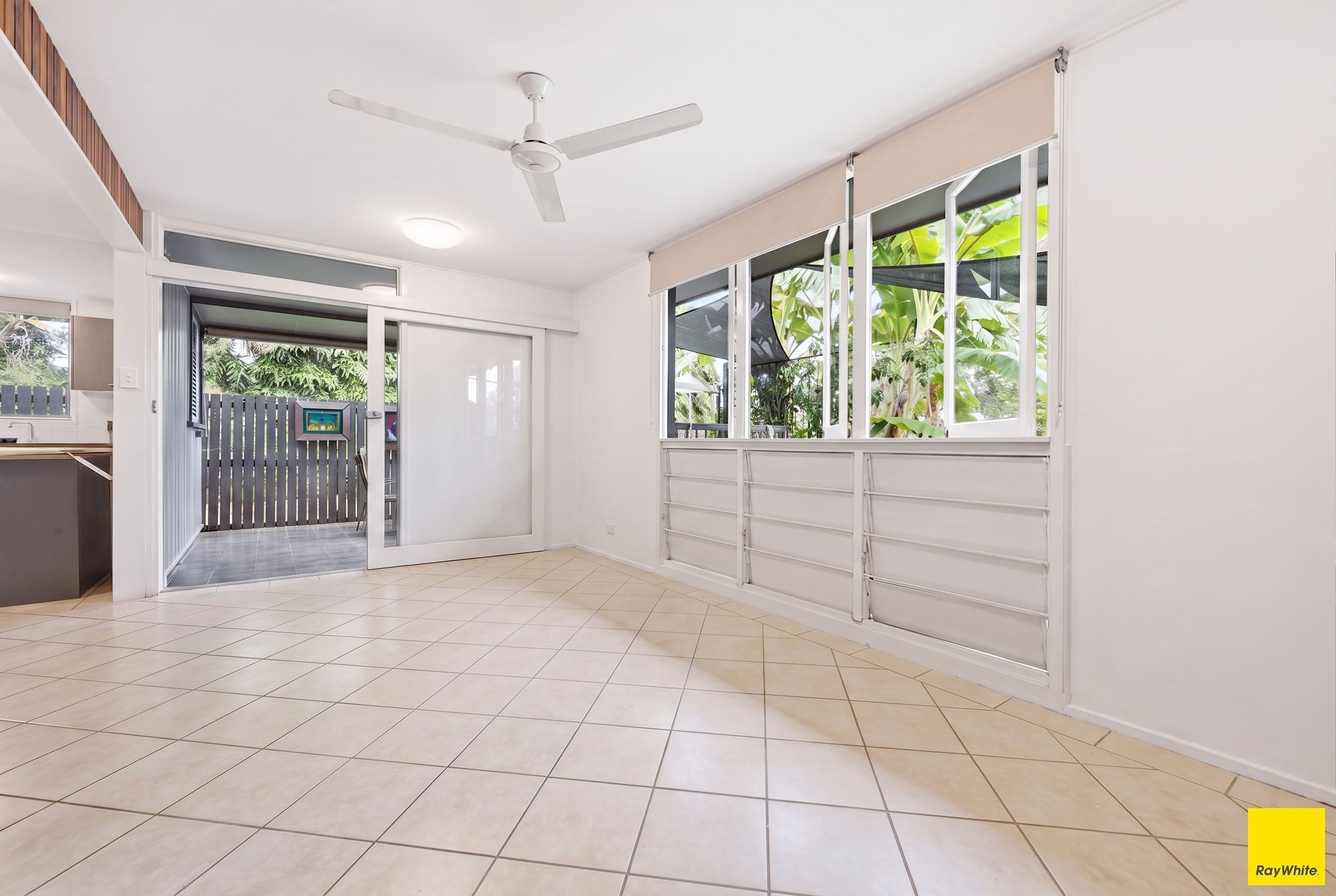 1/108 Mccormack Street — photo 5 of 19