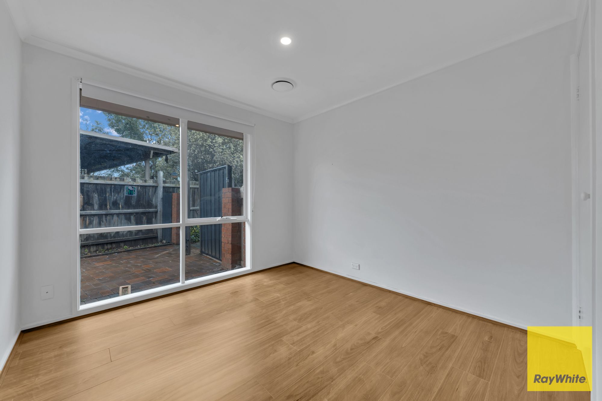 13 Tanilba Street — photo 7 of 11