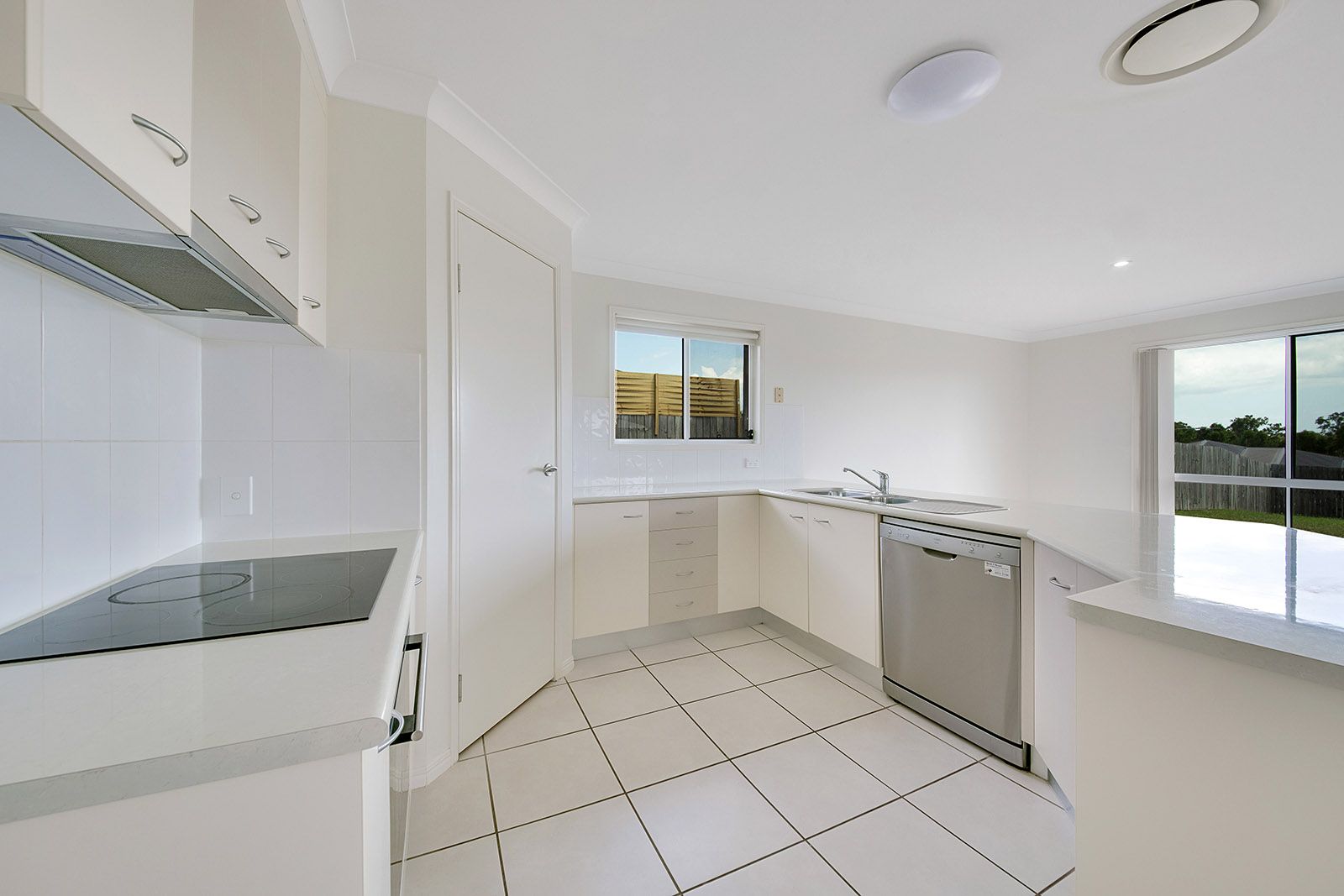 22 Woodland Court, Kirkwood, QLD 4680