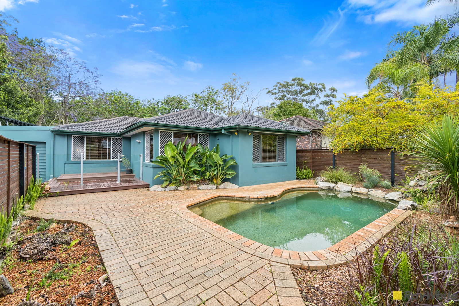 6 Nicholson Road, Woonona, NSW 2517