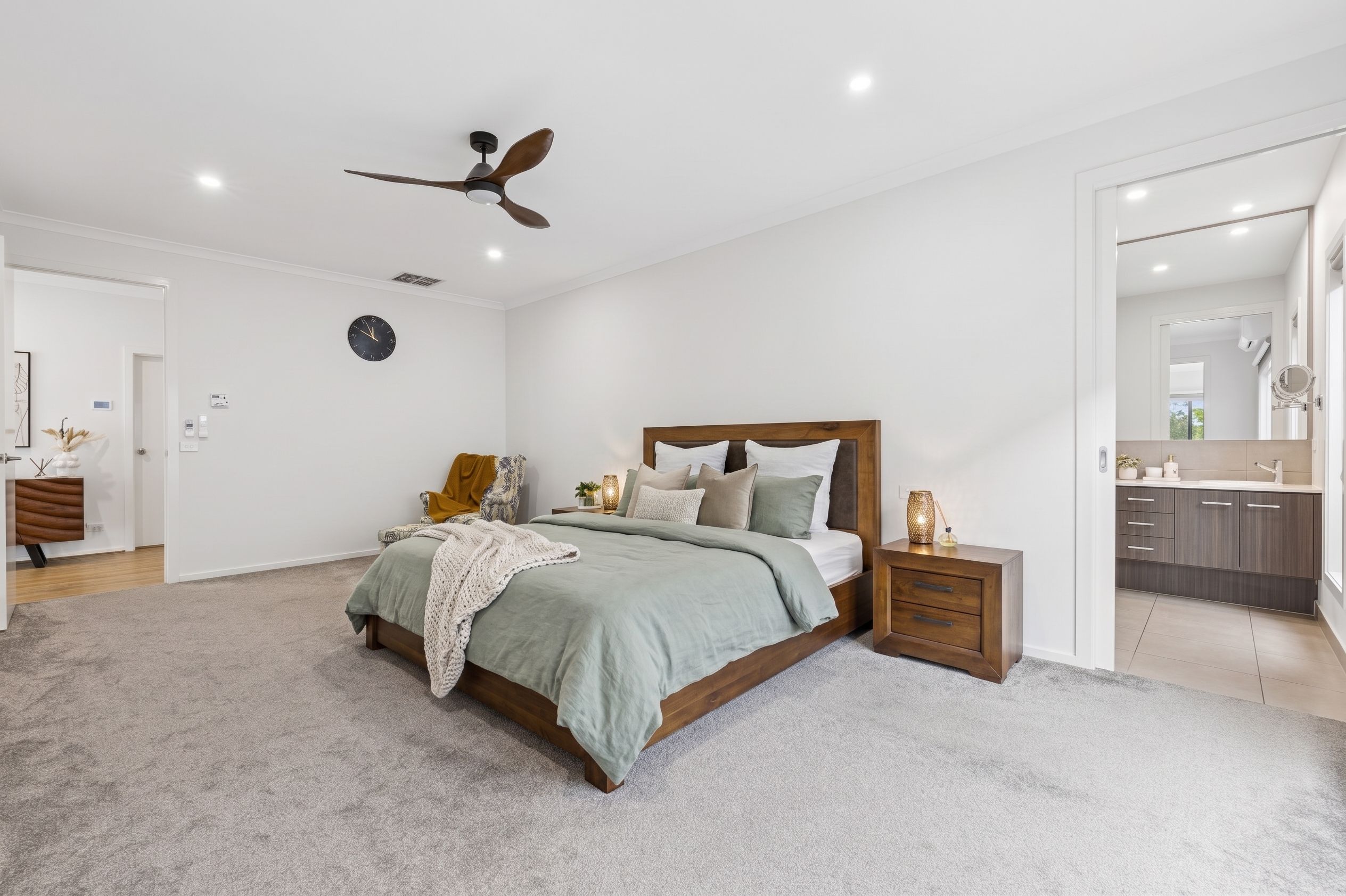 8 Lenigas Crescent — photo 16 of 30