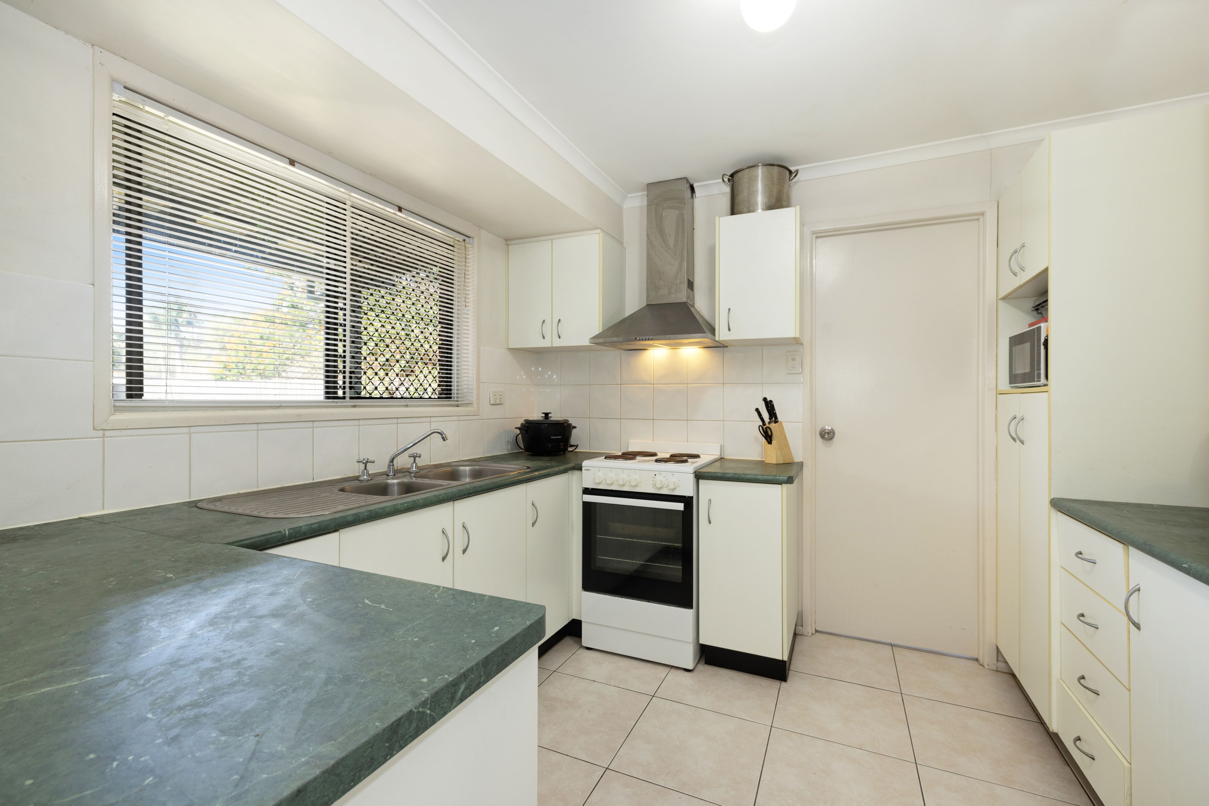 14 Maria Street, Rasmussen QLD 4815