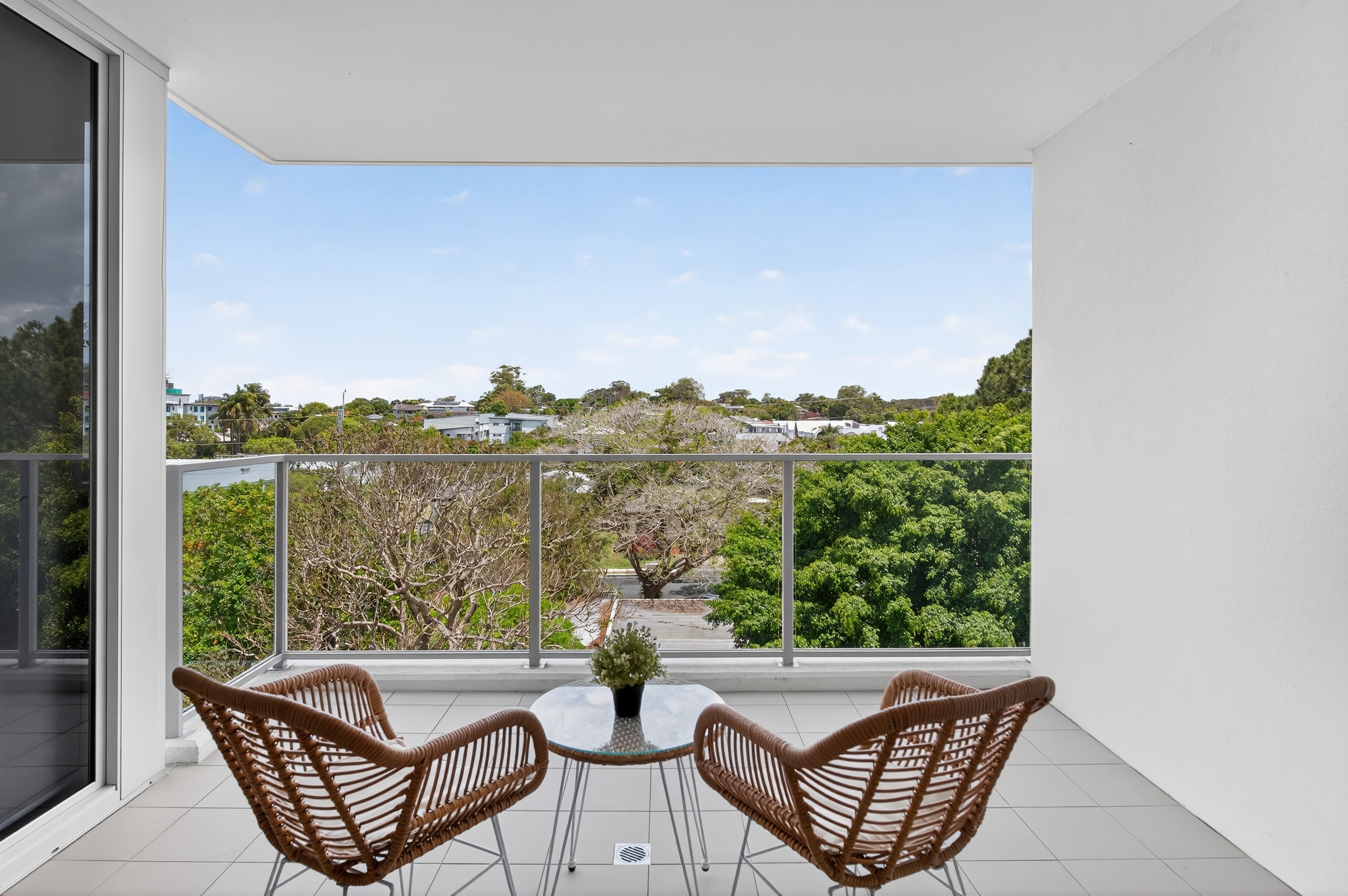 204/26 Spendelove Avenue, Southport, QLD 4215